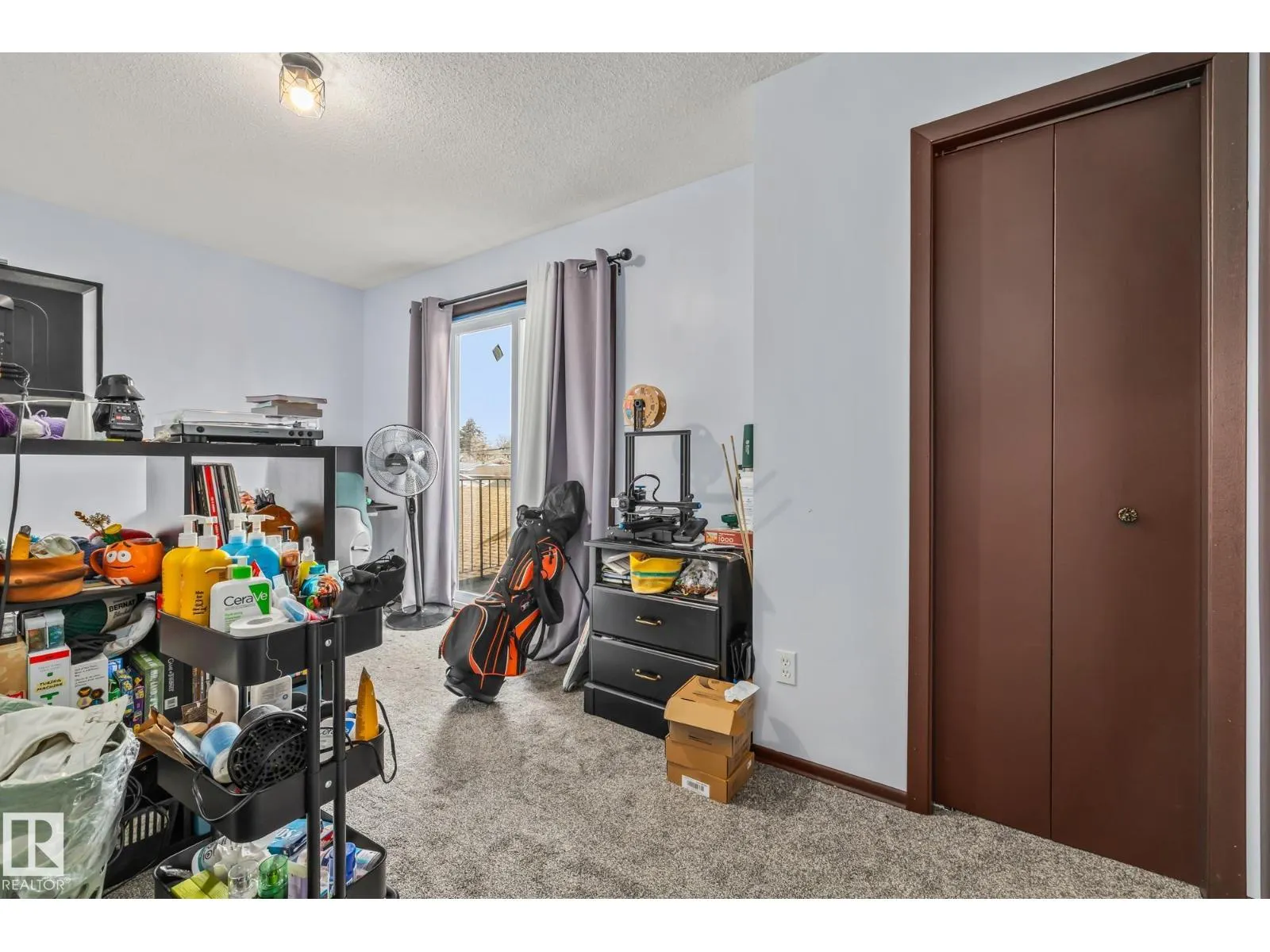 8812 135 AV NW