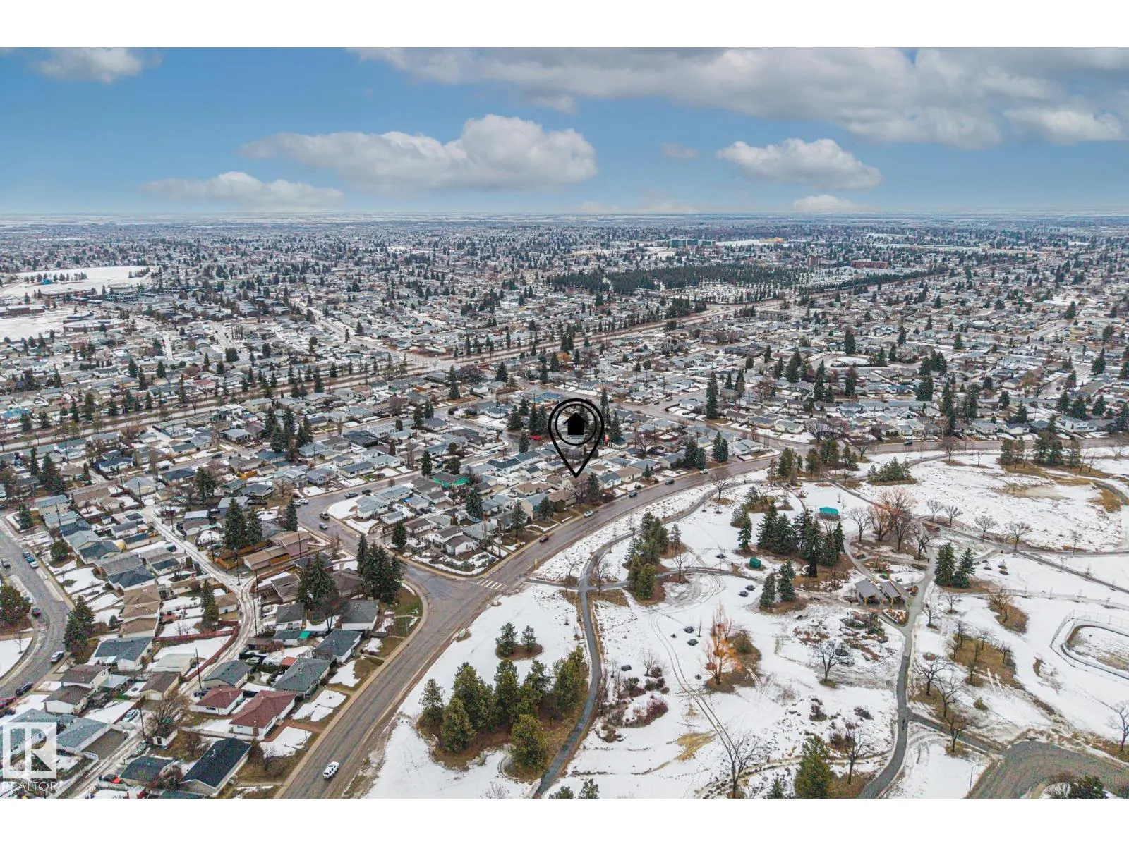 8812 135 AV NW