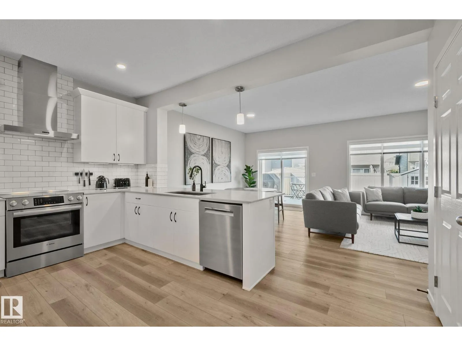 19 MEADOWBROOK WY