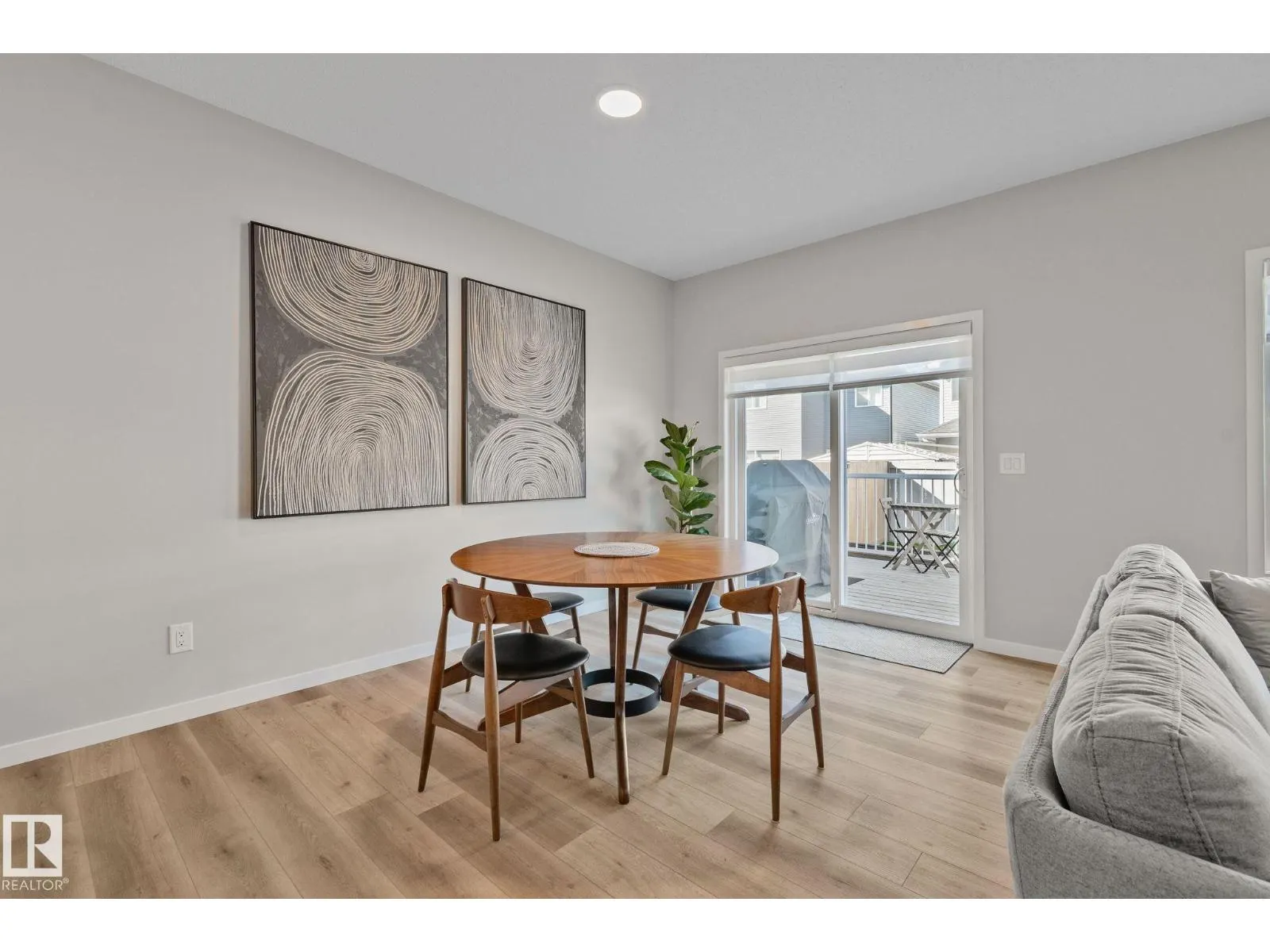 19 MEADOWBROOK WY