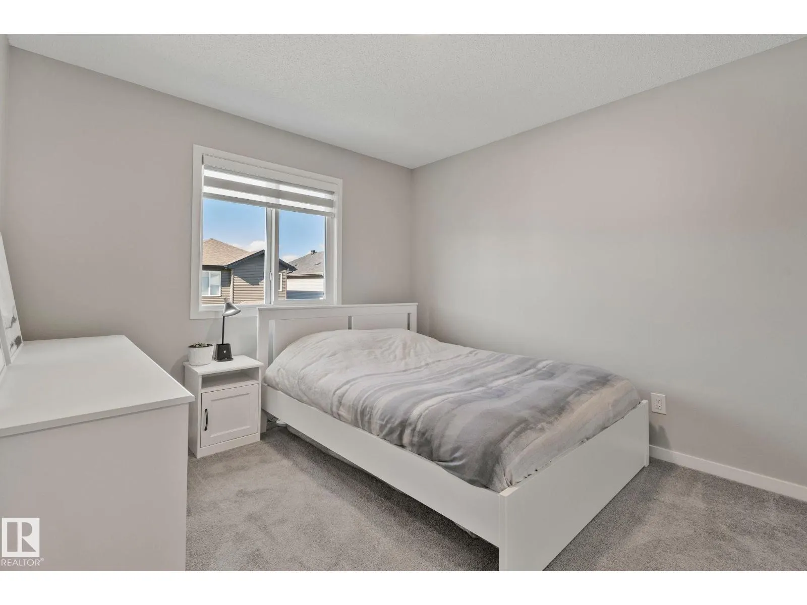 19 MEADOWBROOK WY