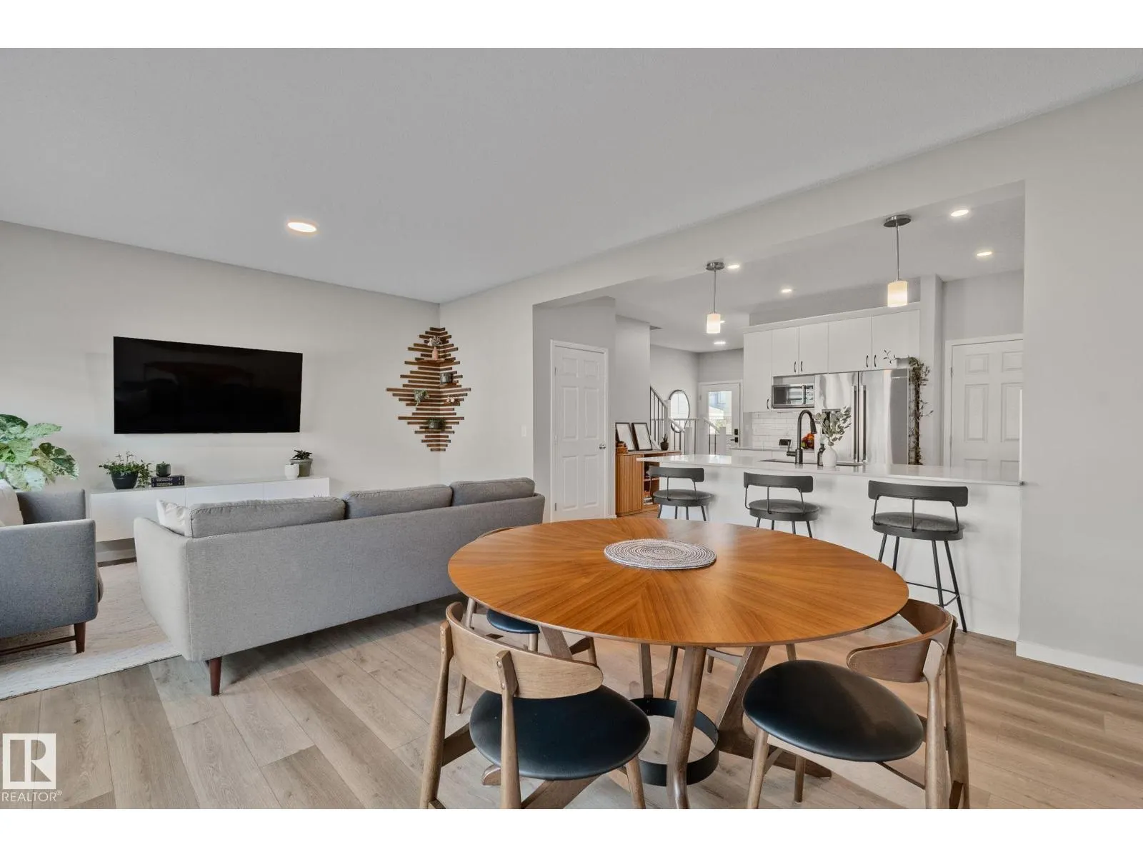 19 MEADOWBROOK WY
