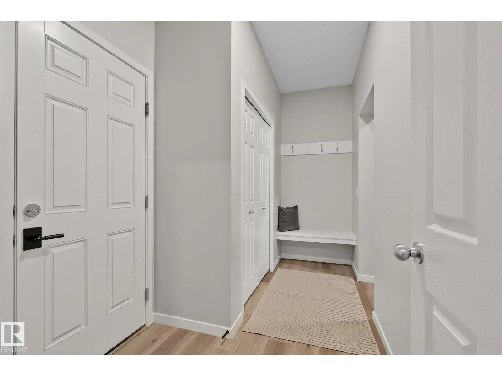 19 MEADOWBROOK WY