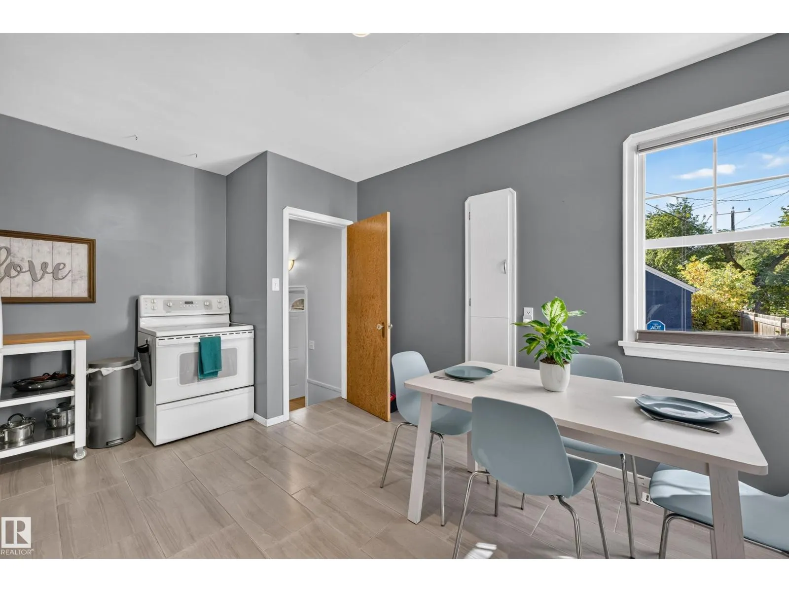 11346 69 ST NW