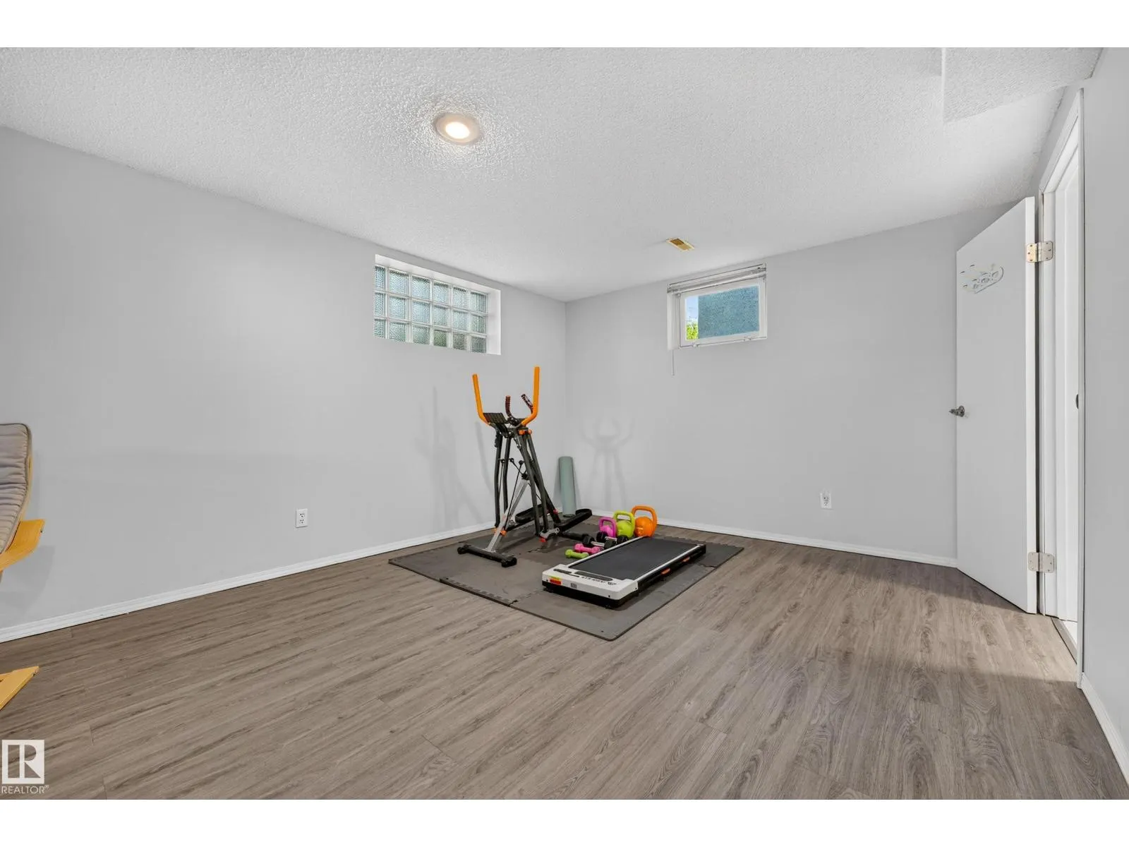 11346 69 ST NW