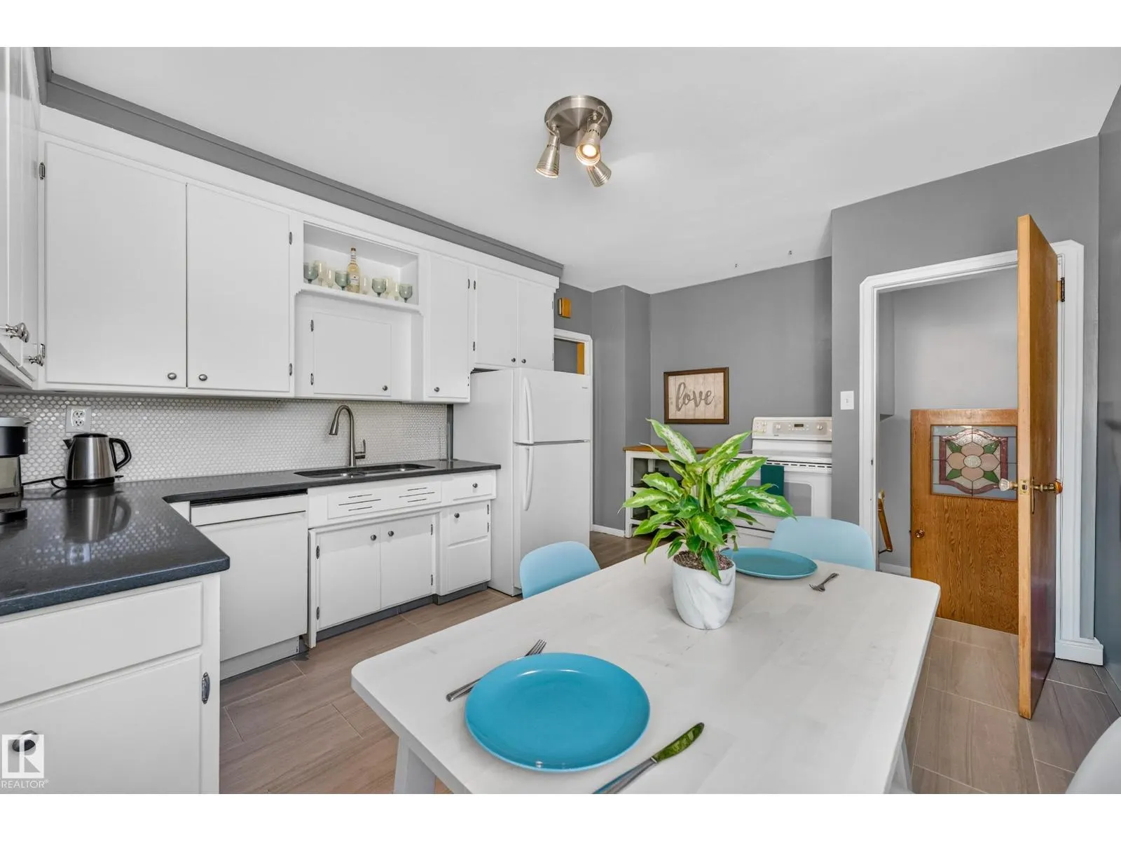 11346 69 ST NW