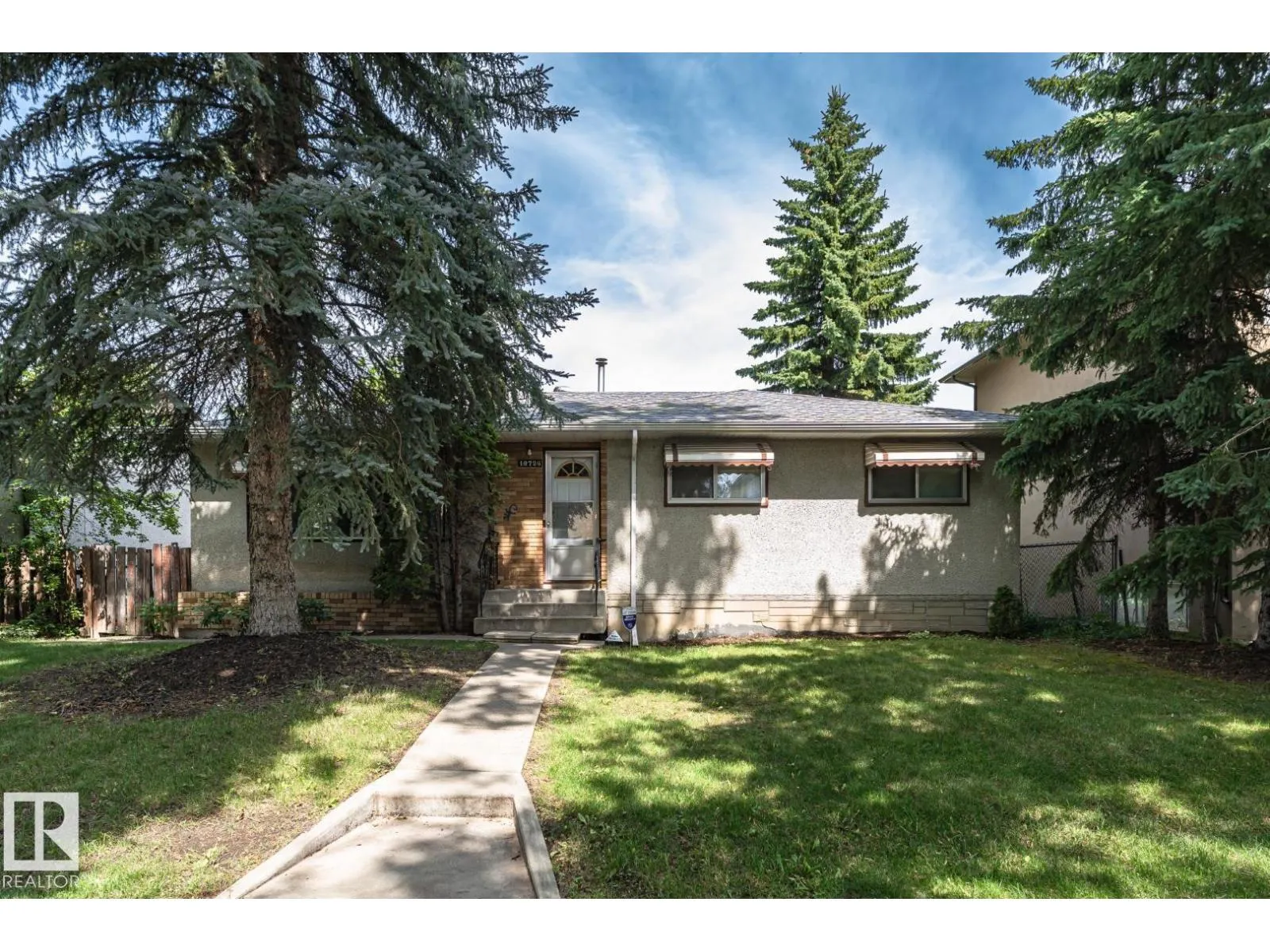 10726 70 AV NW
