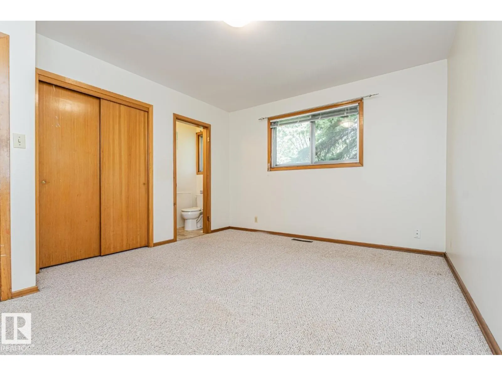 10726 70 AV NW