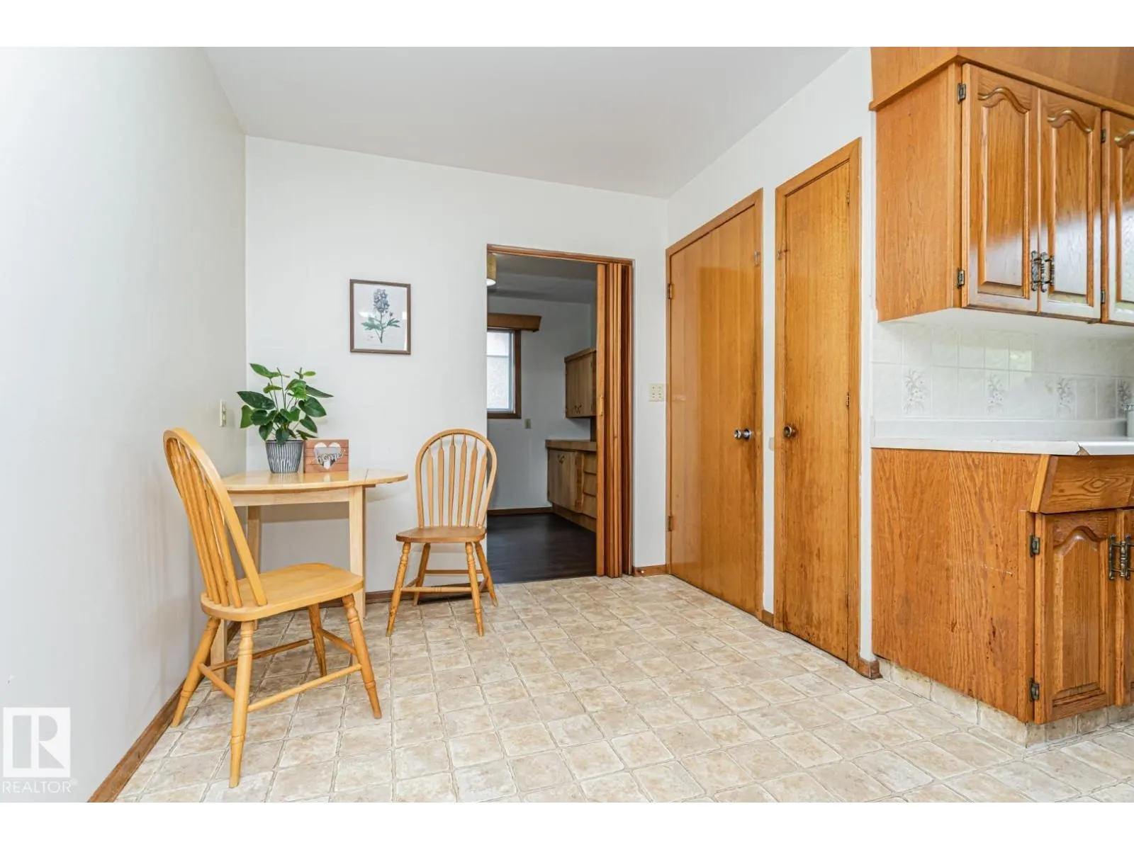 10726 70 AV NW