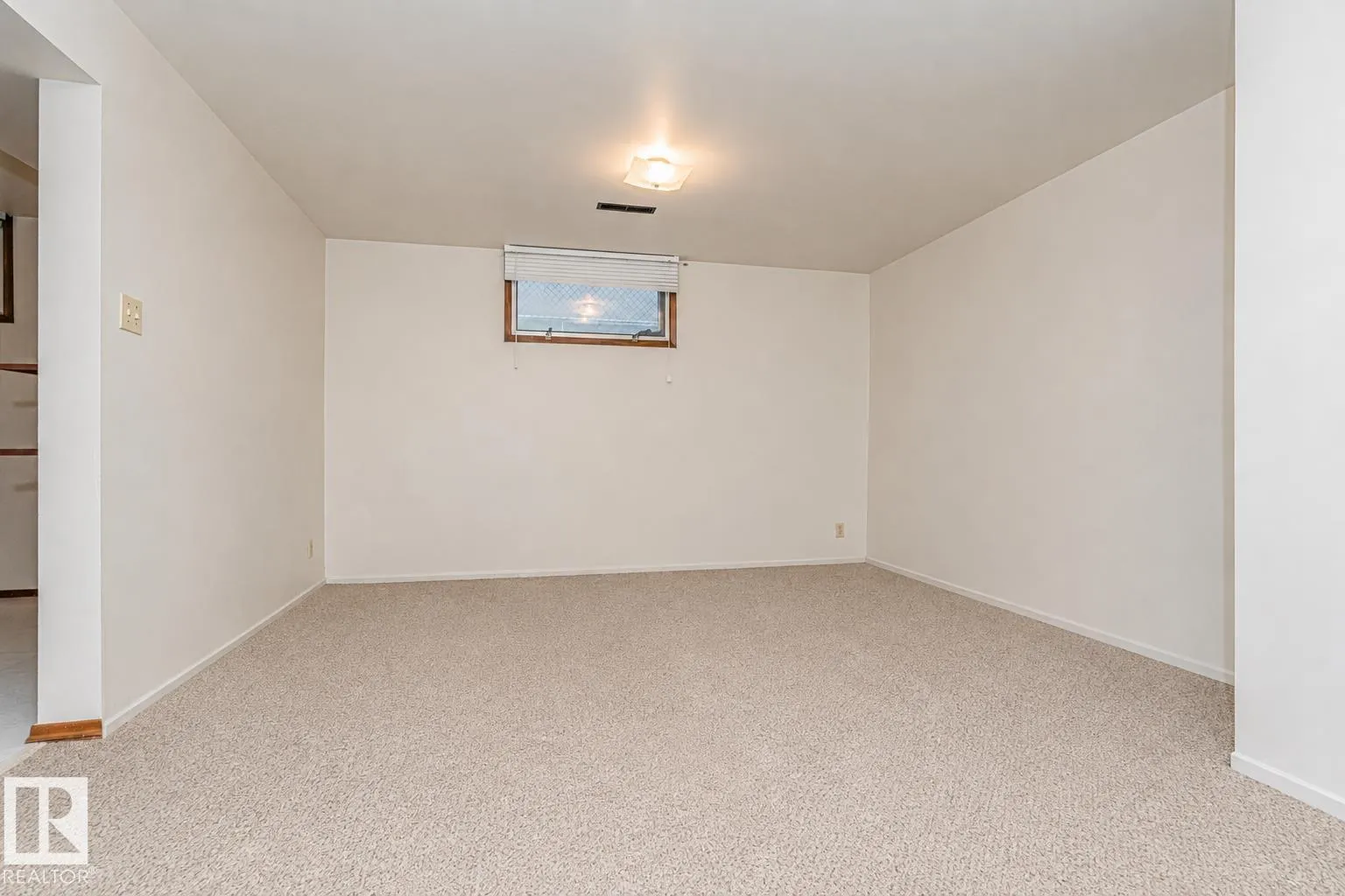 10726 70 AV NW