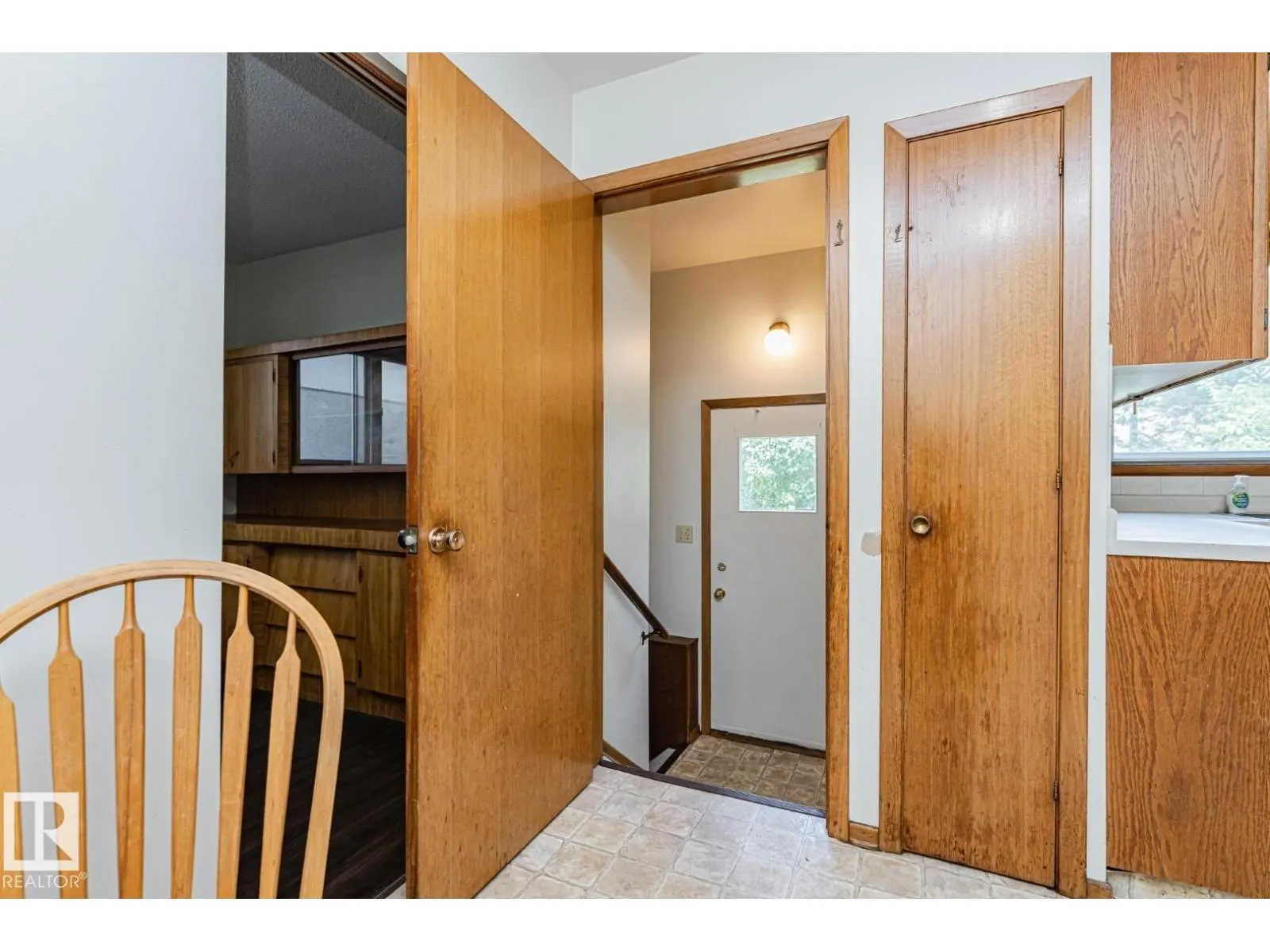 10726 70 AV NW