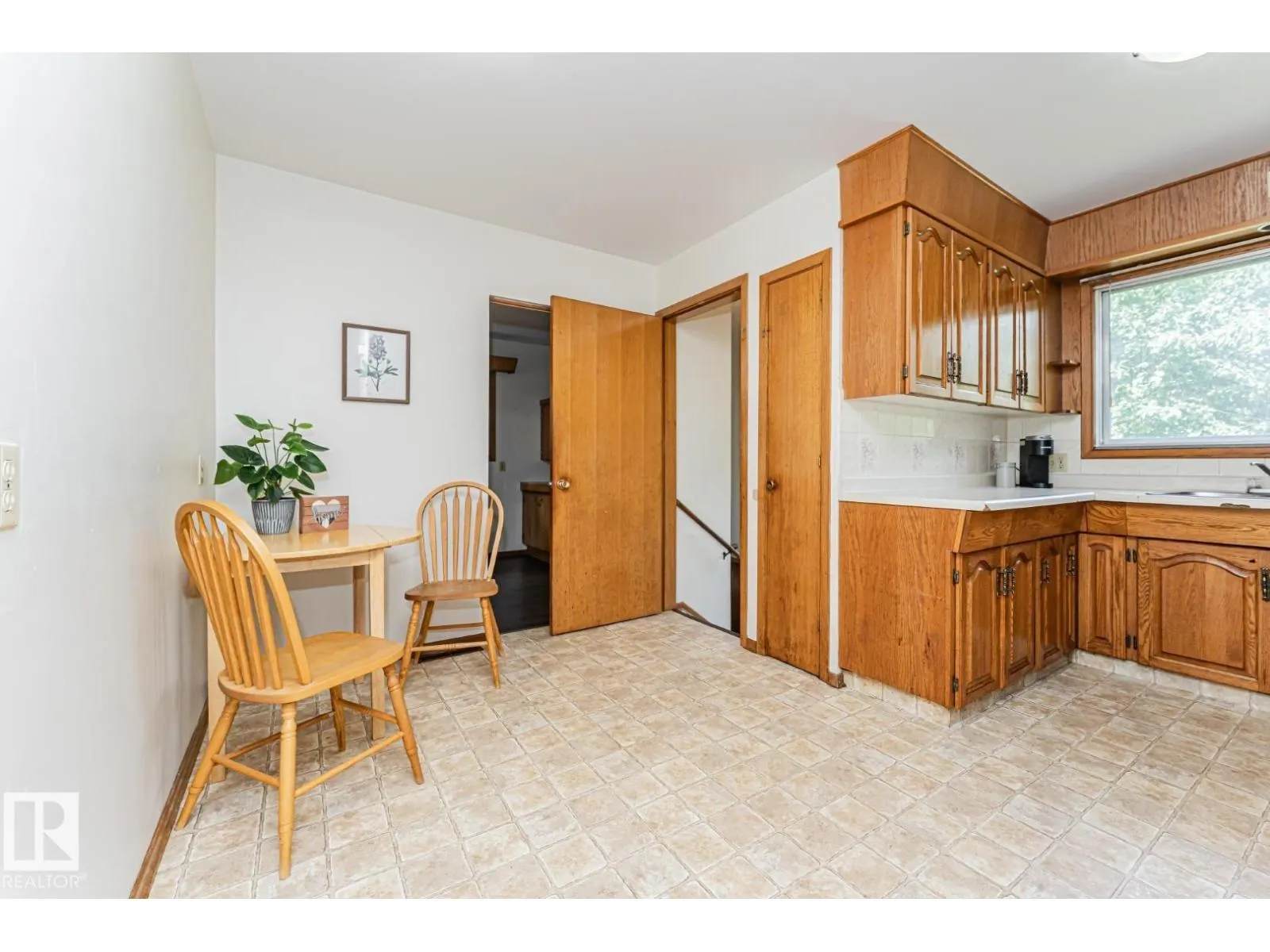 10726 70 AV NW