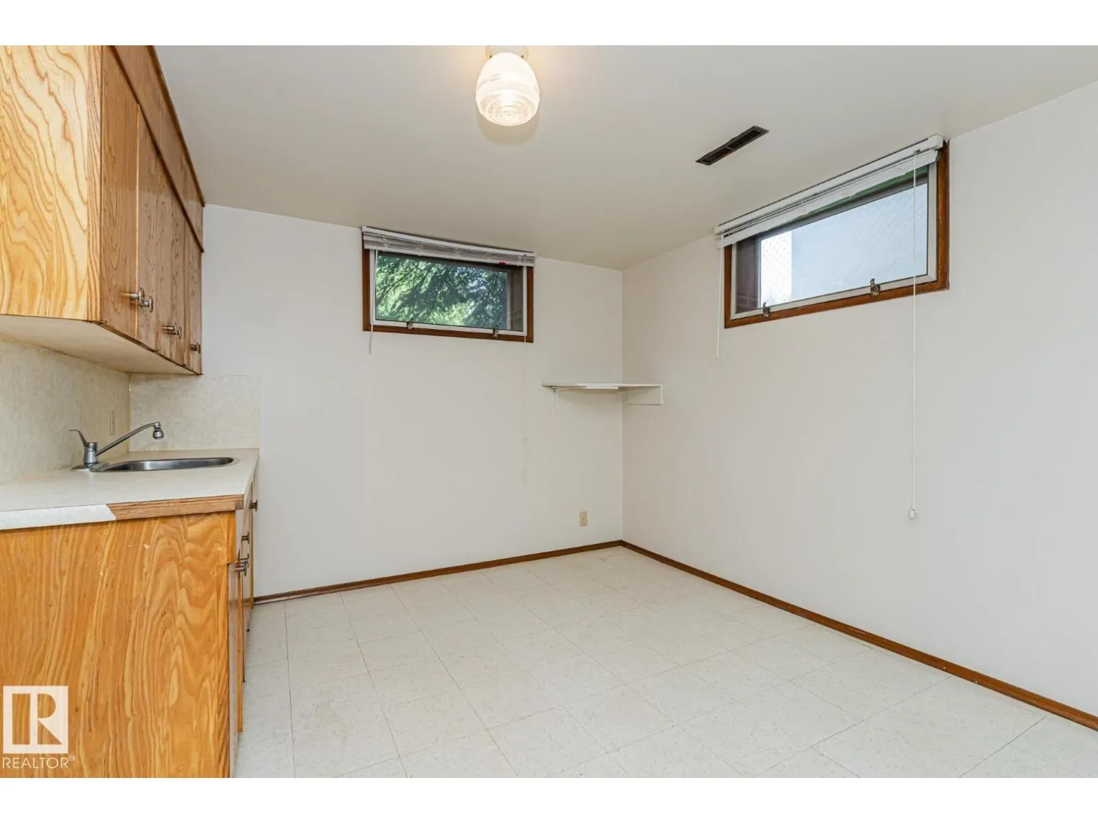 10726 70 AV NW