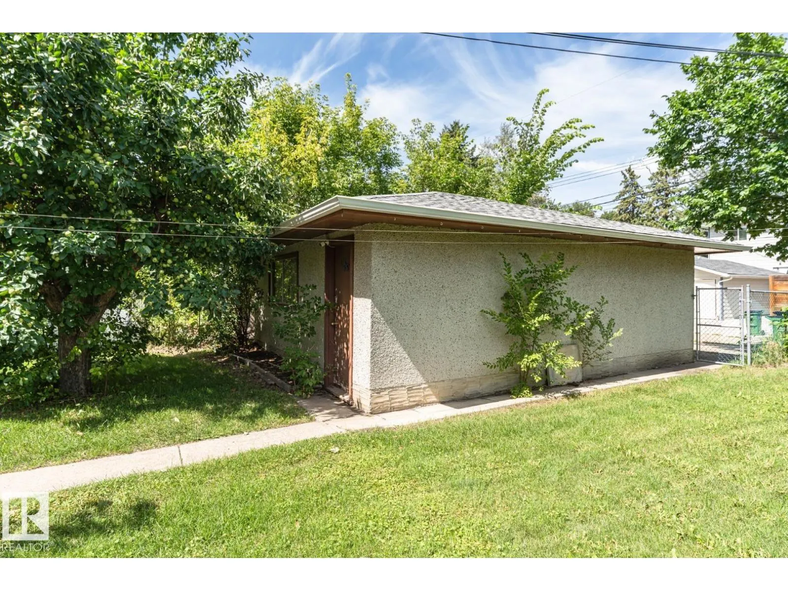 10726 70 AV NW
