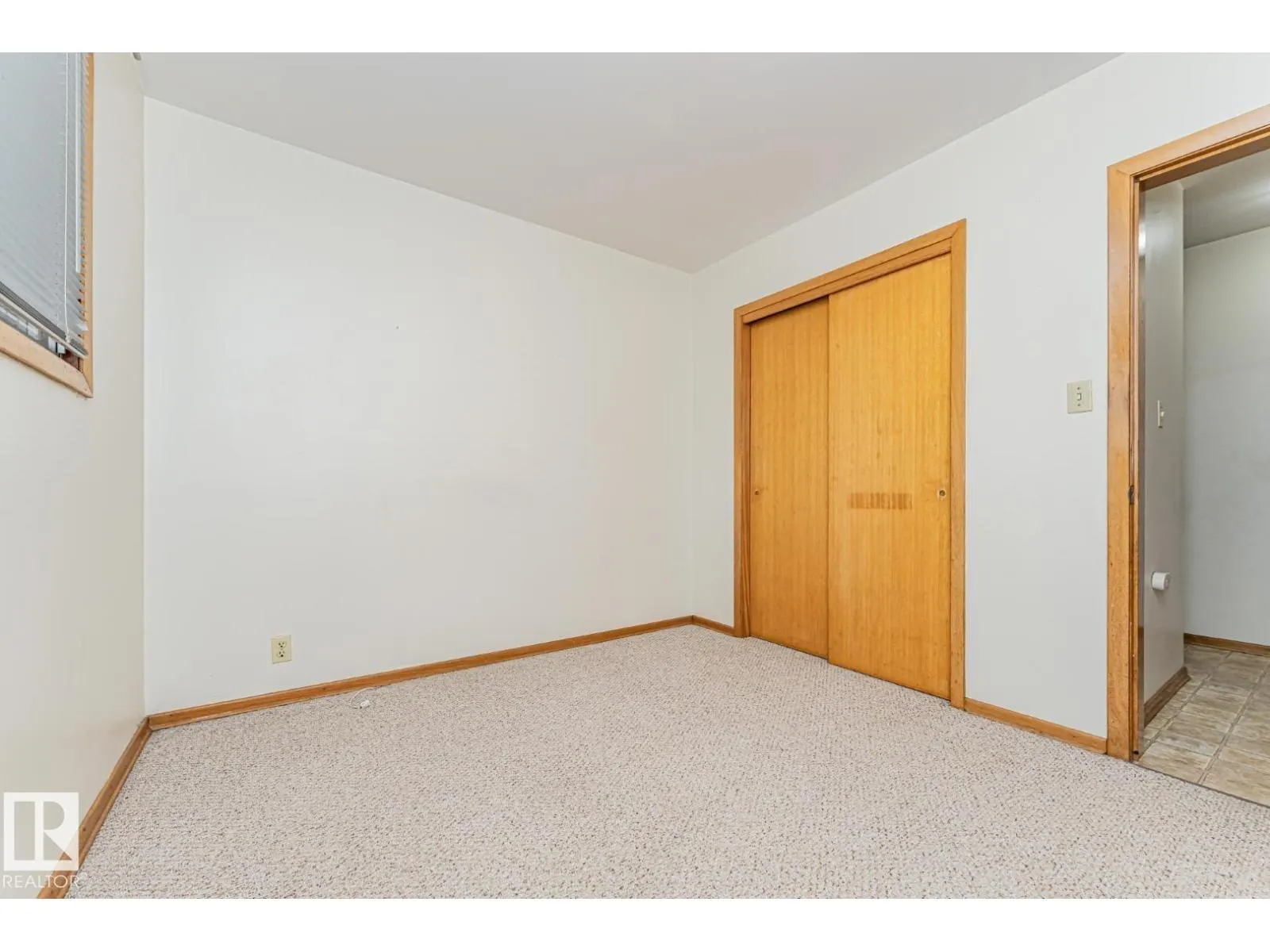 10726 70 AV NW
