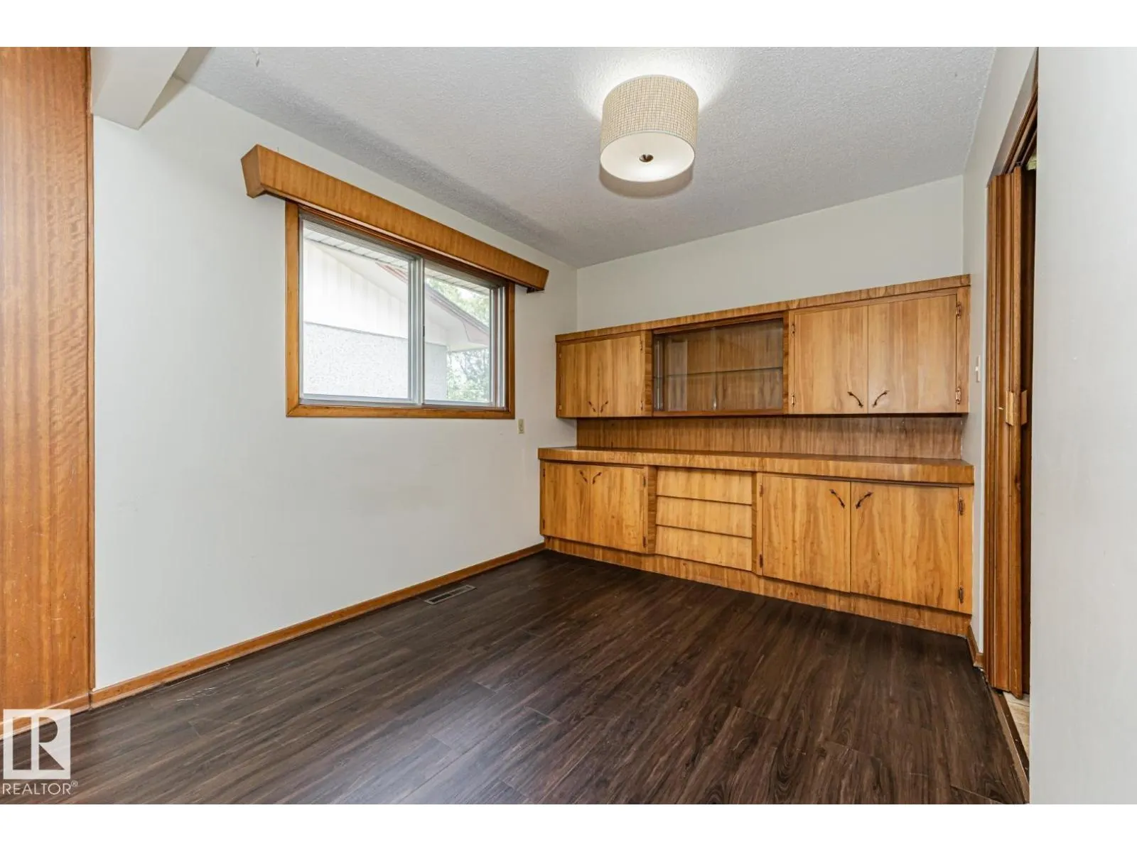 10726 70 AV NW