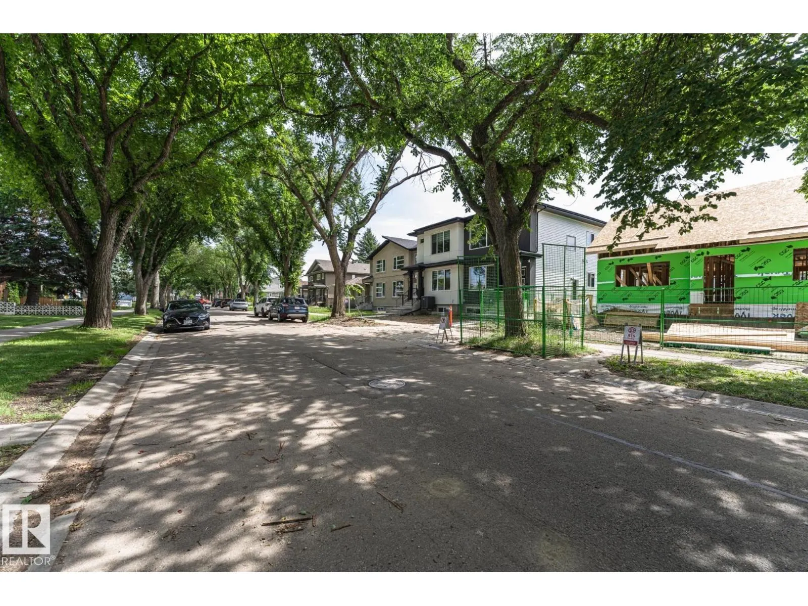 10726 70 AV NW