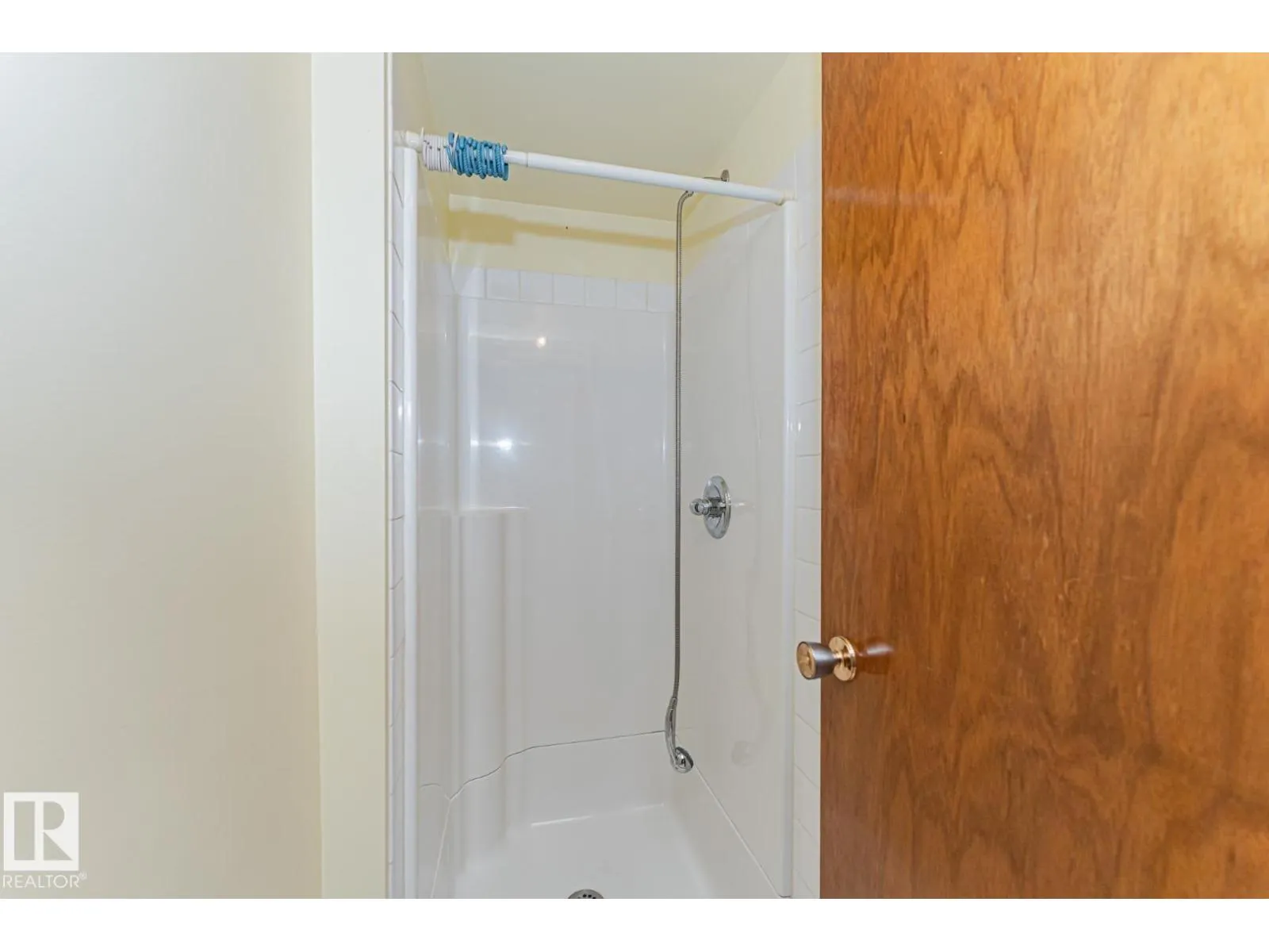 10726 70 AV NW