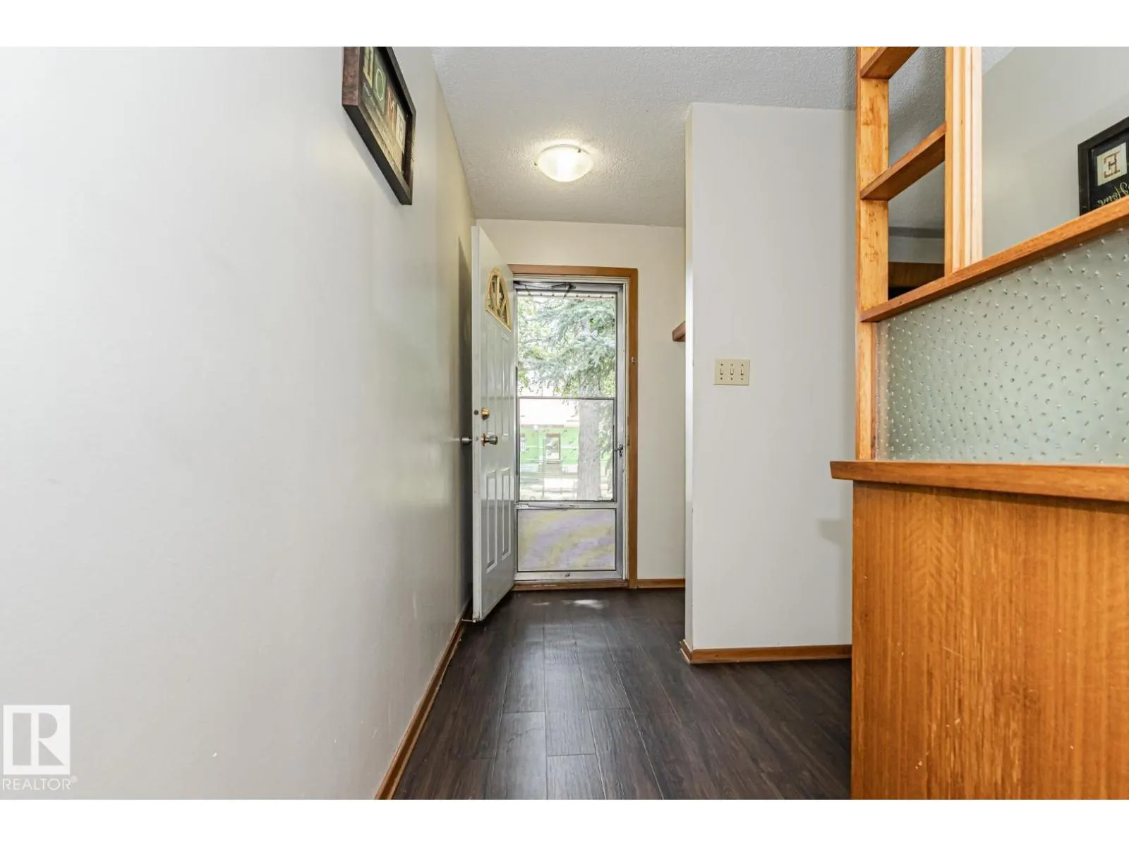 10726 70 AV NW