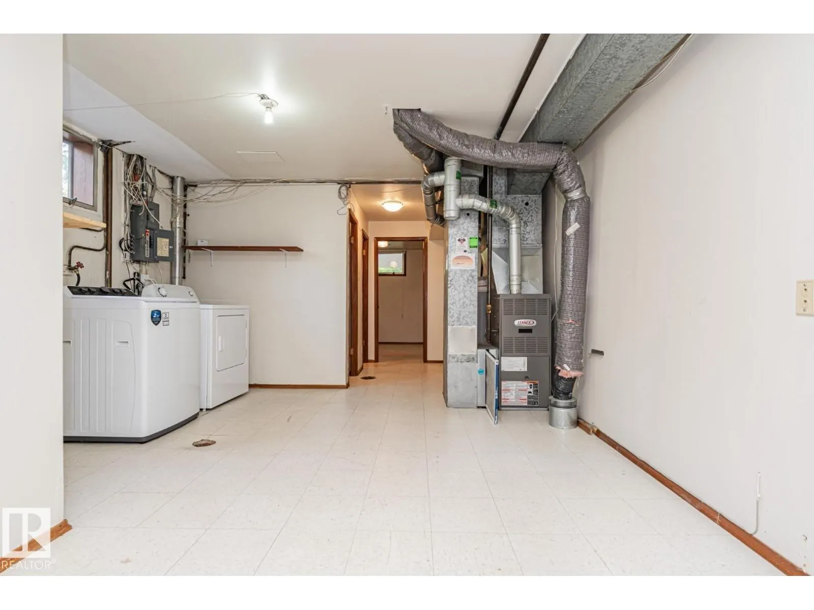 10726 70 AV NW