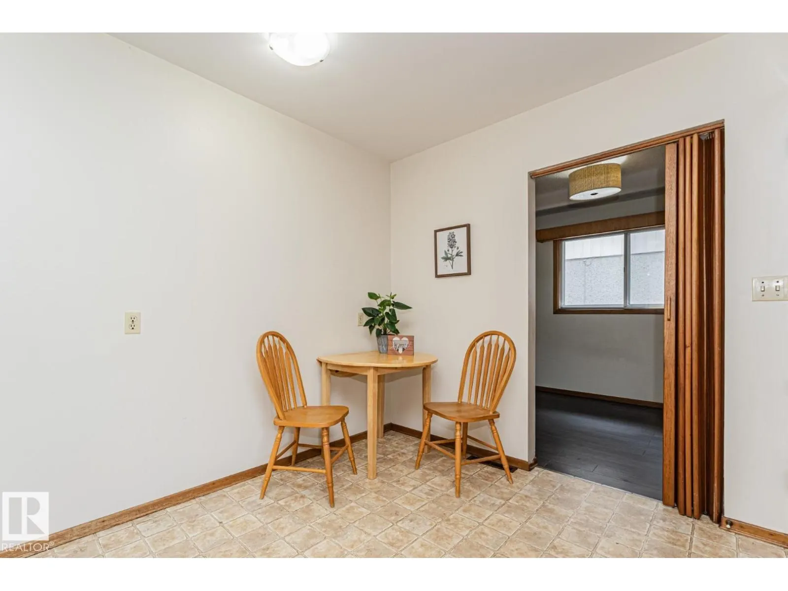 10726 70 AV NW
