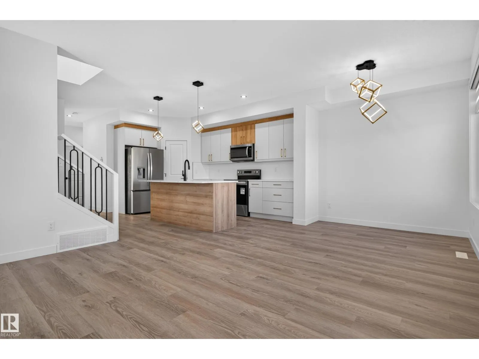 2 Parker LN