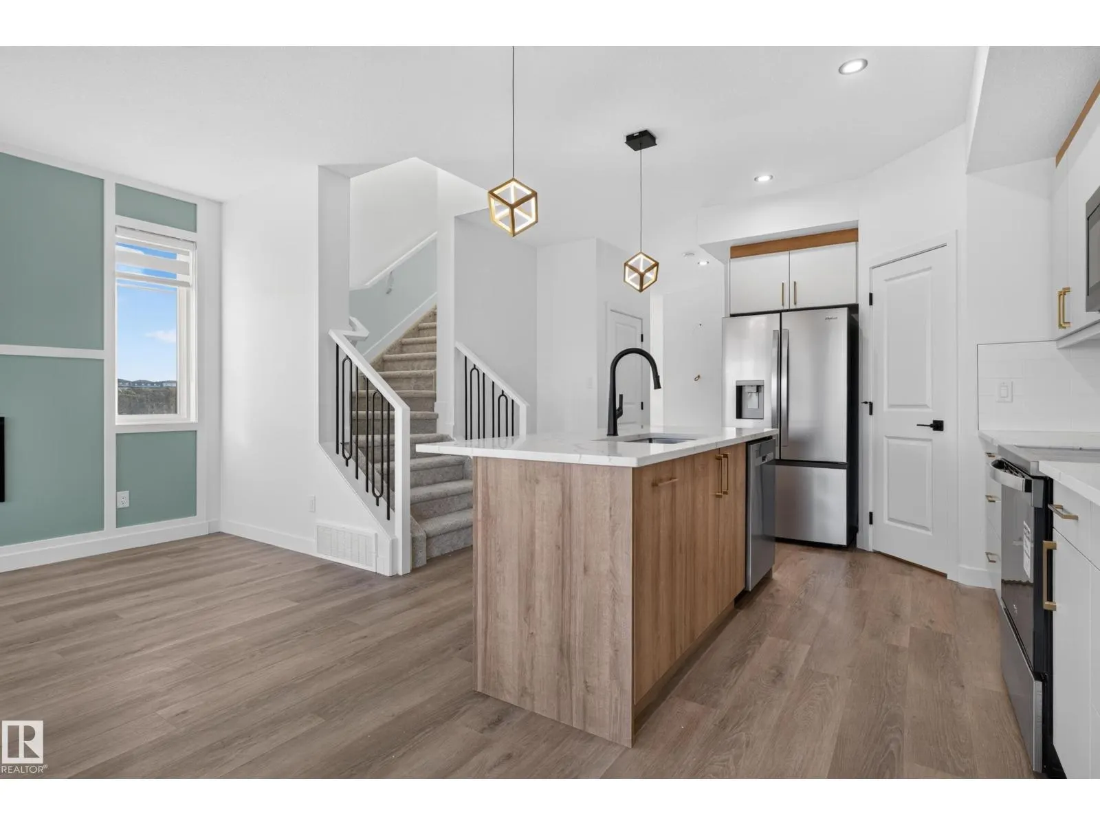 2 Parker LN