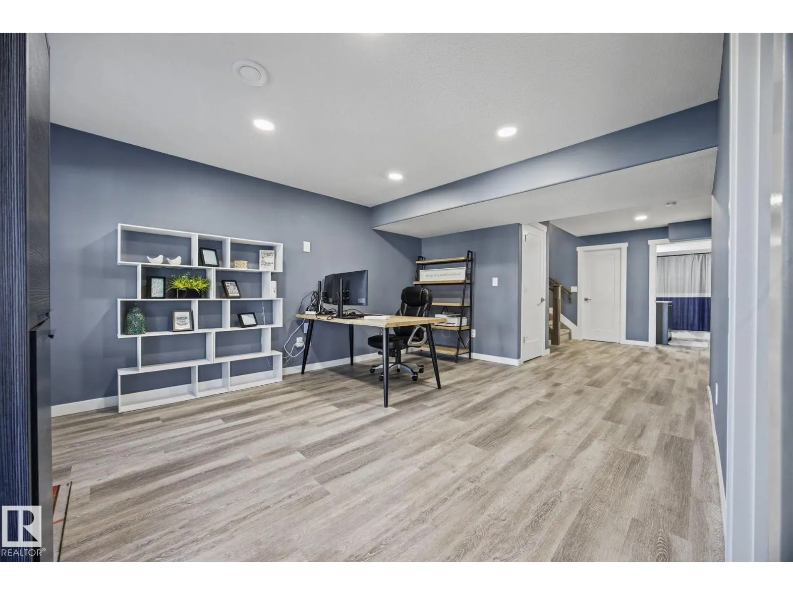 78 AINSLEY WY
