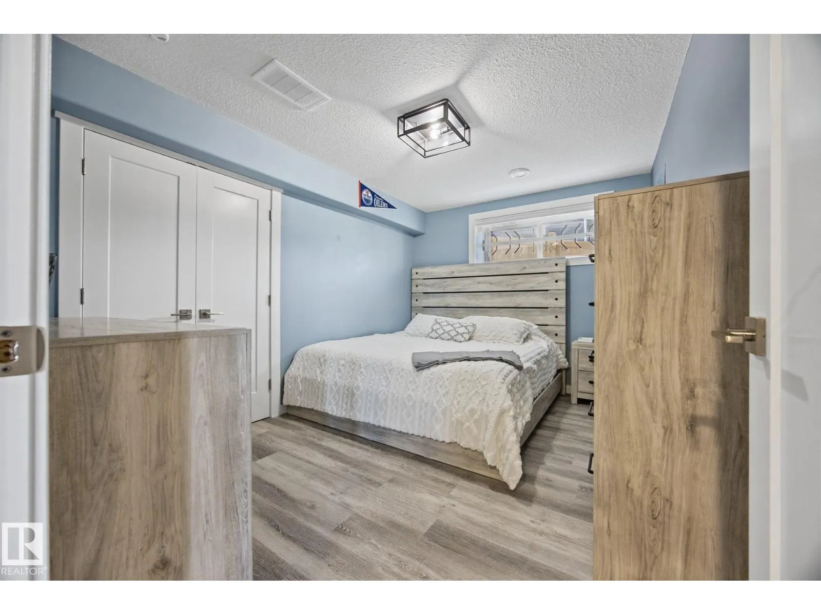 78 AINSLEY WY
