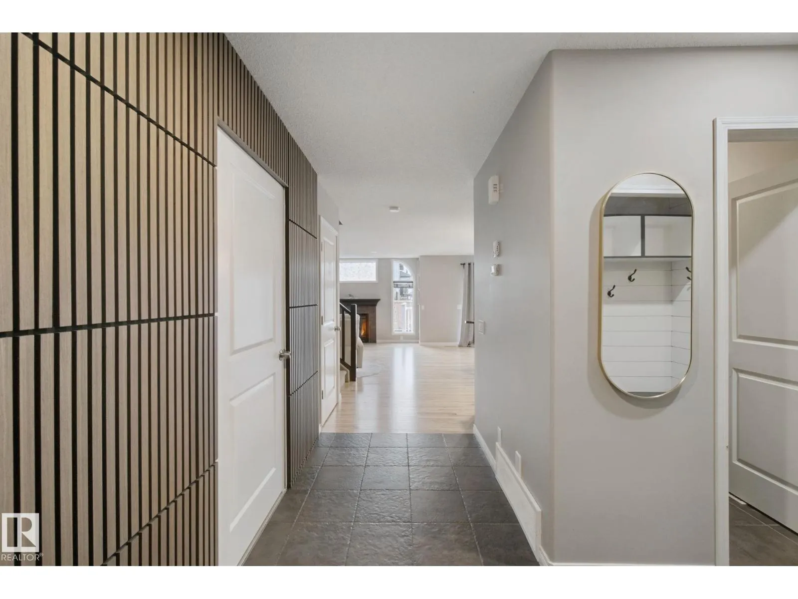 628 FOXTAIL LN