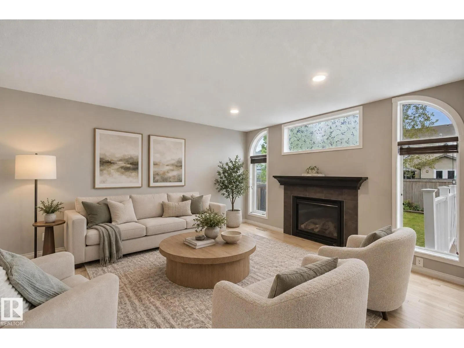 628 FOXTAIL LN