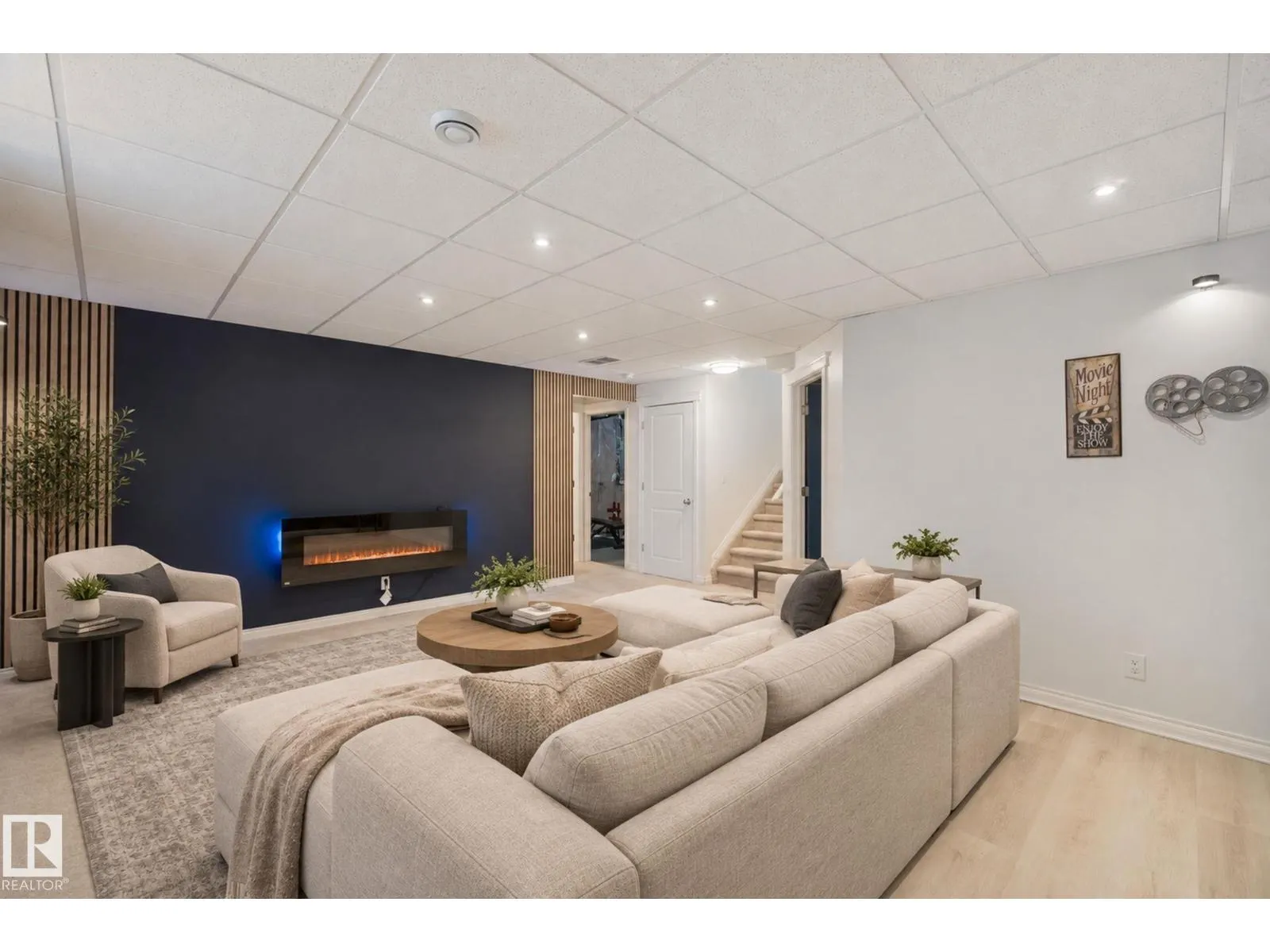 628 FOXTAIL LN