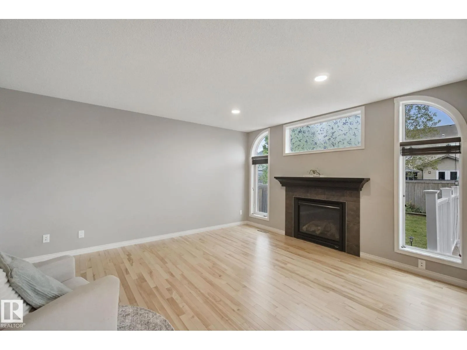 628 FOXTAIL LN