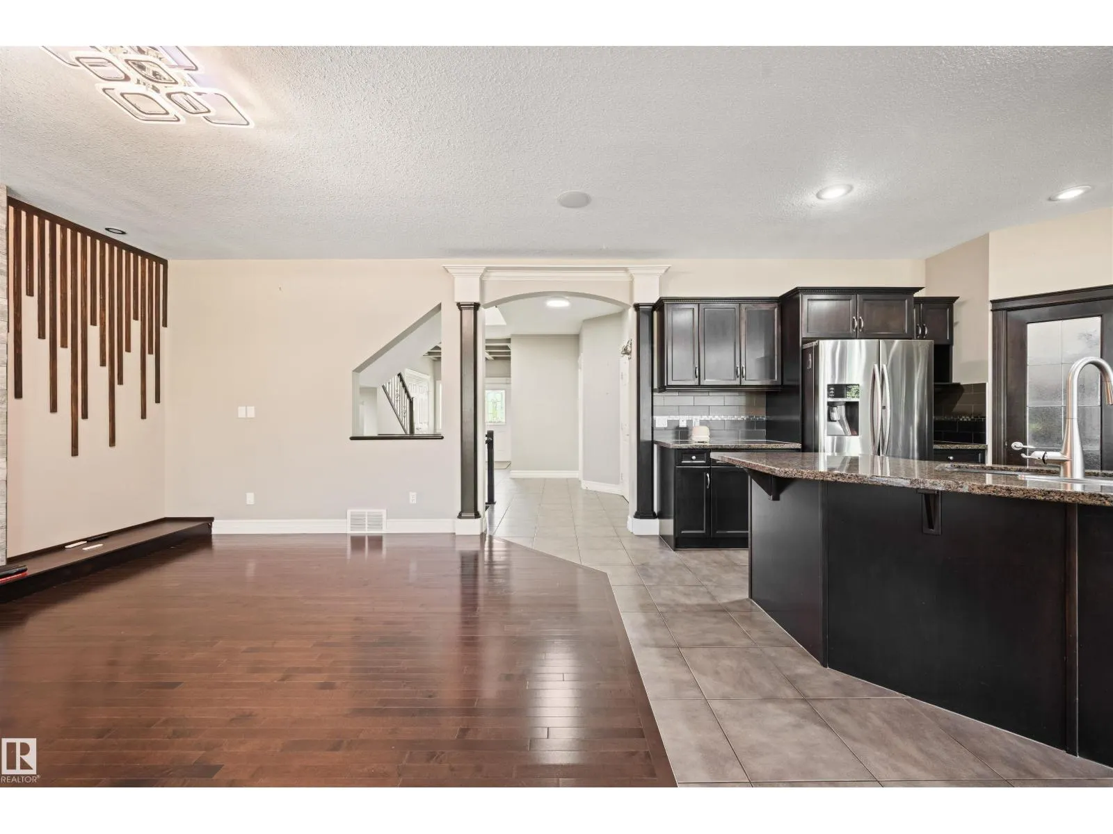2422 WARRY PL SW