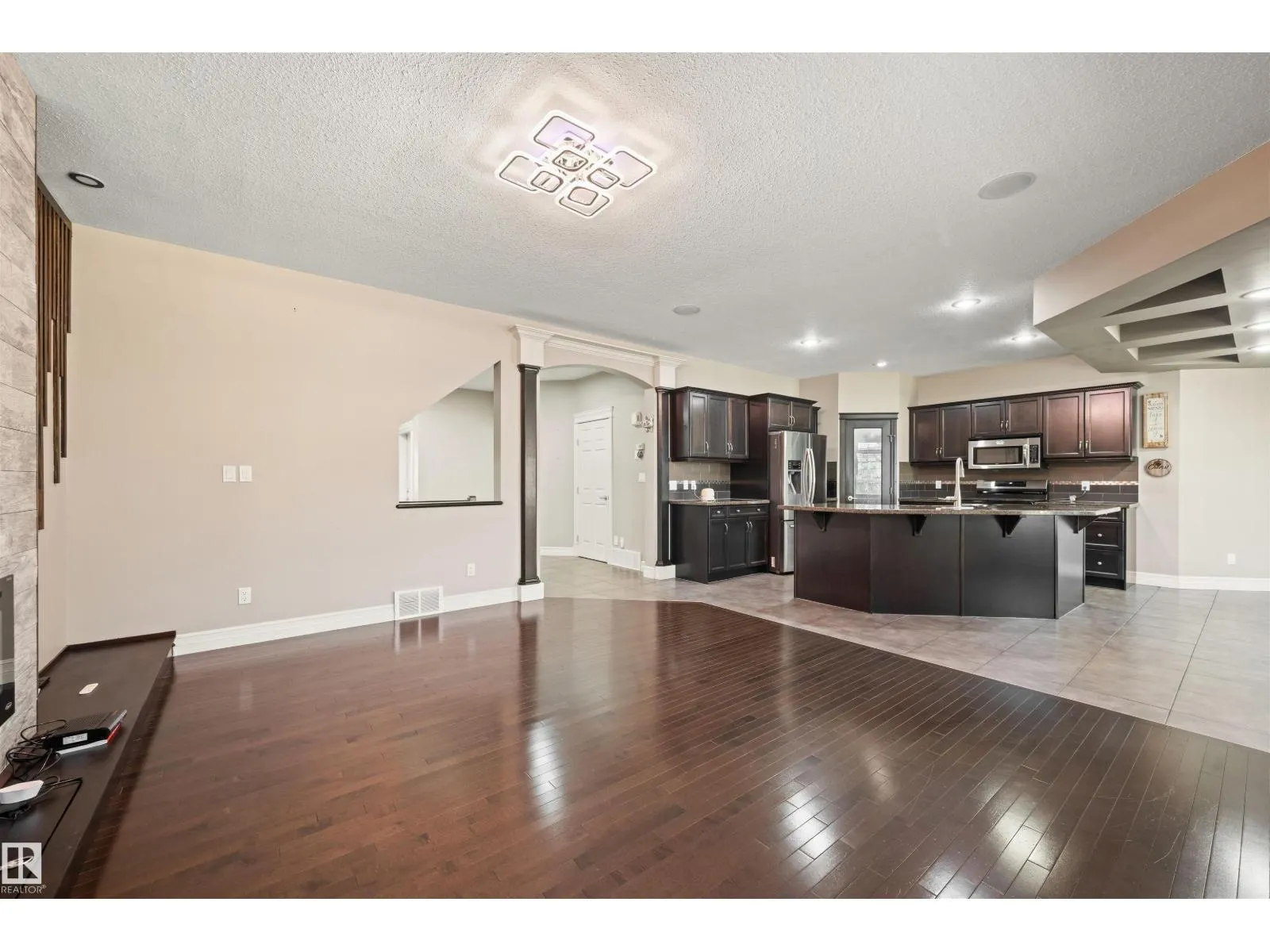 2422 WARRY PL SW