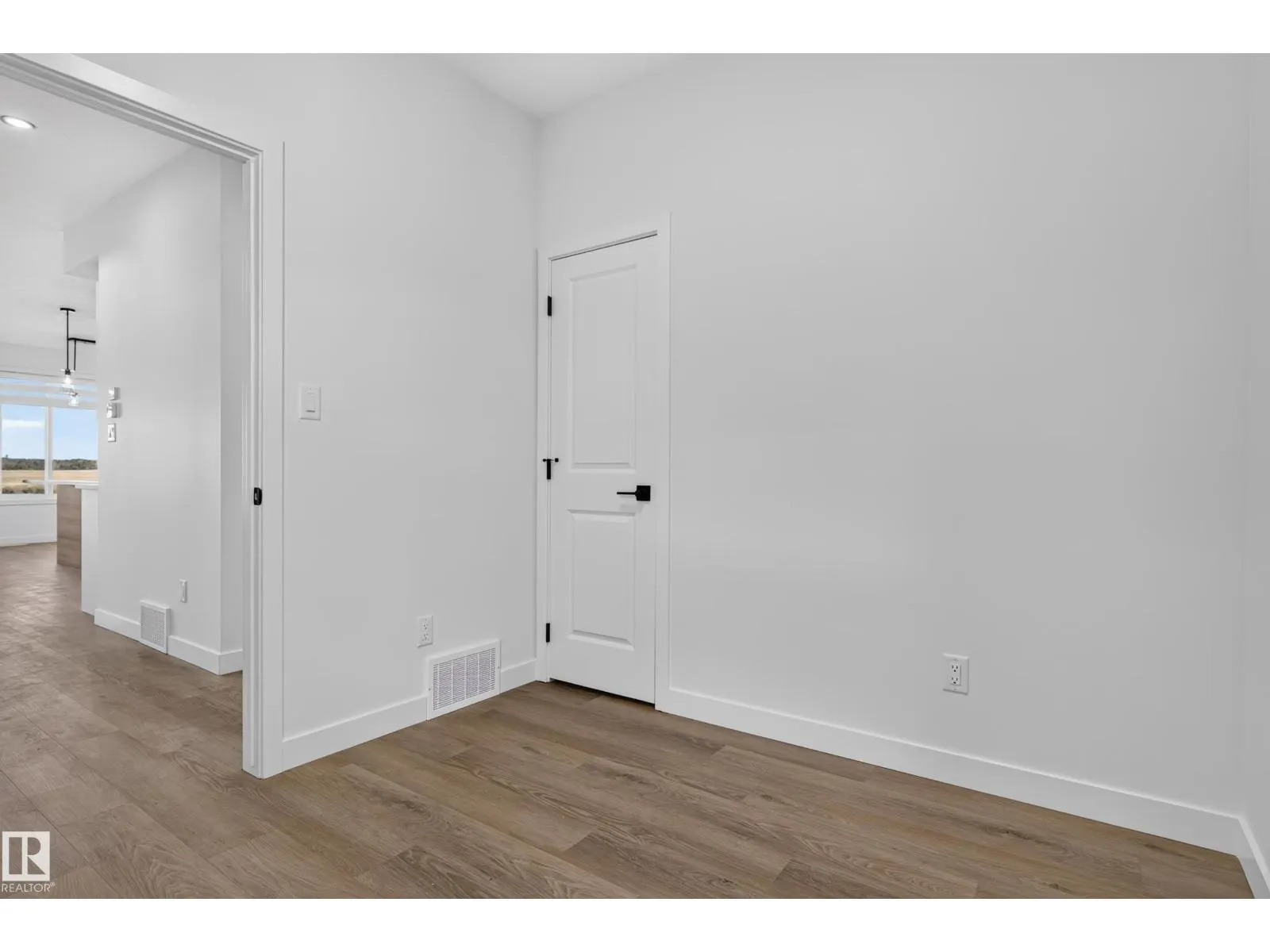 4 parker LN