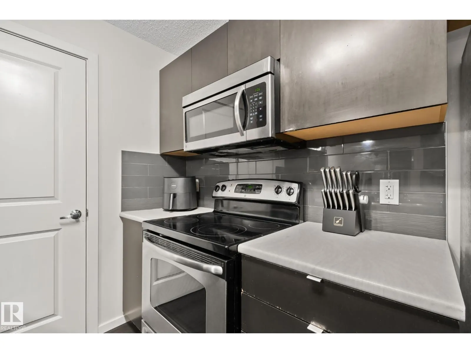 #226 344 WINDERMERE RD NW