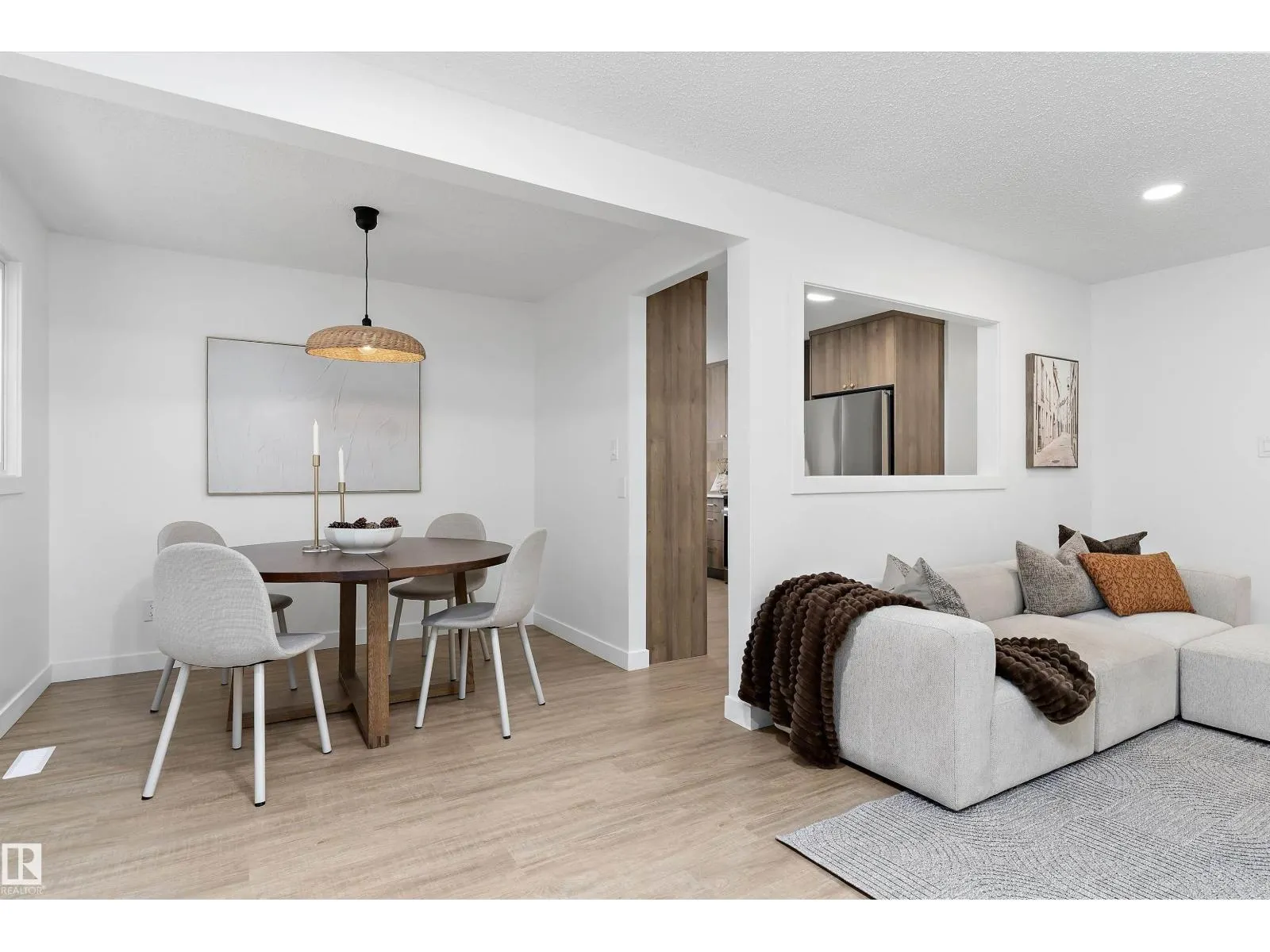 5 GLENBROOK BV