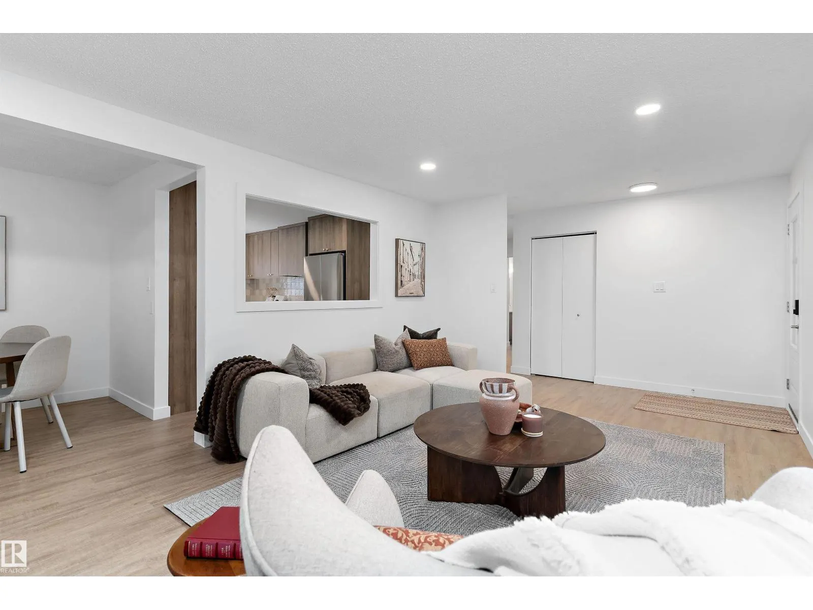 5 GLENBROOK BV
