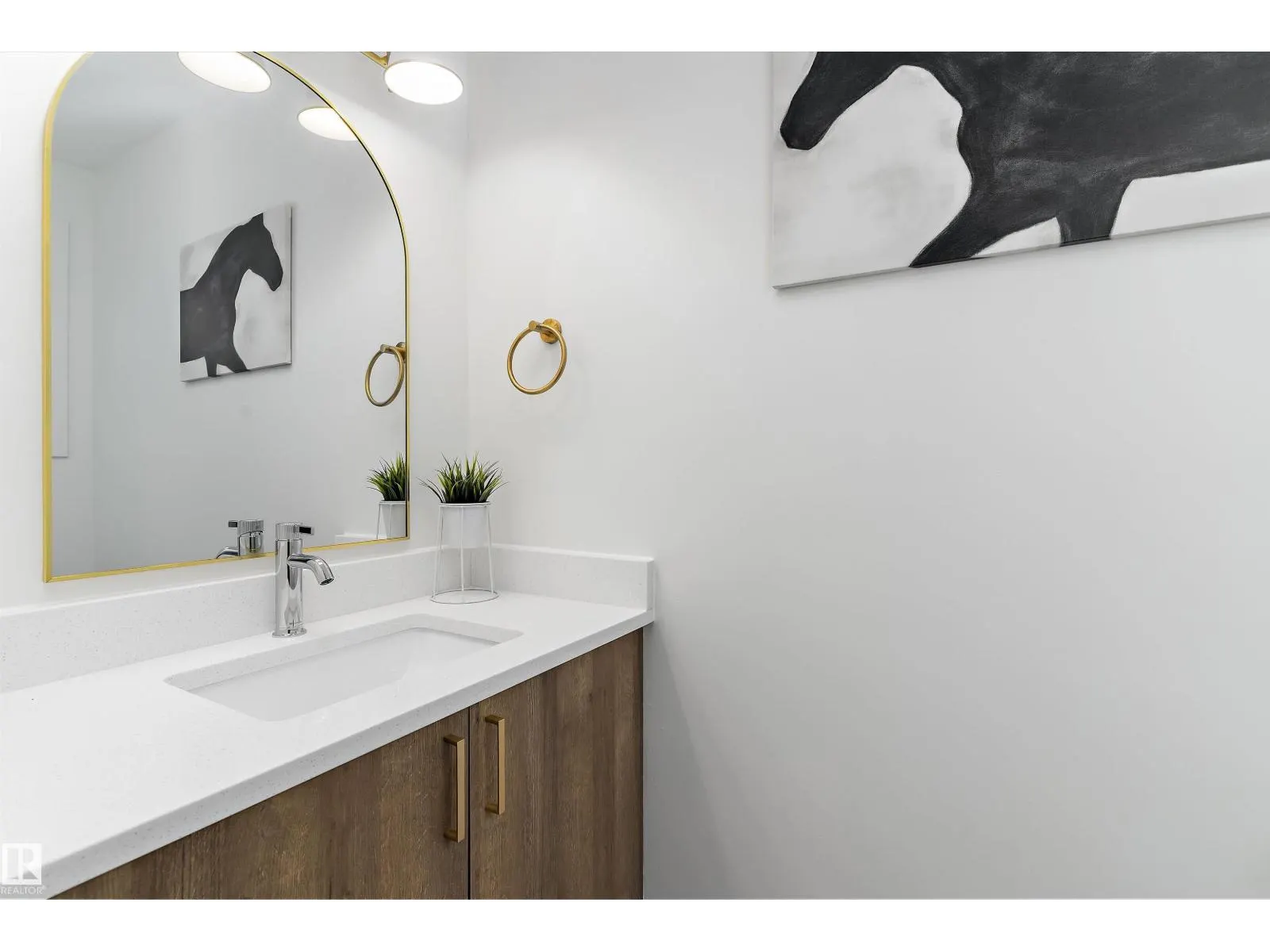 5 GLENBROOK BV