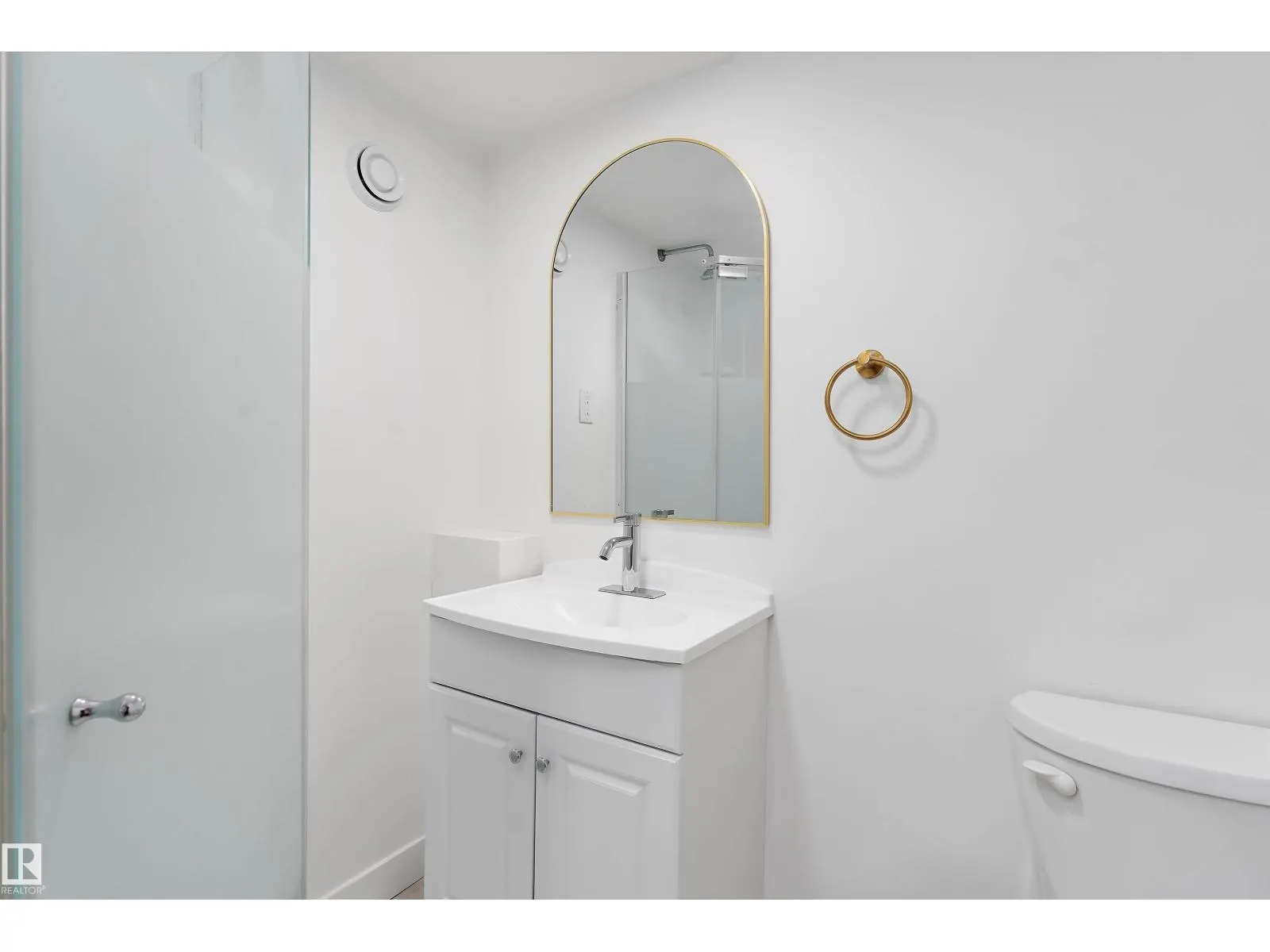 5 GLENBROOK BV