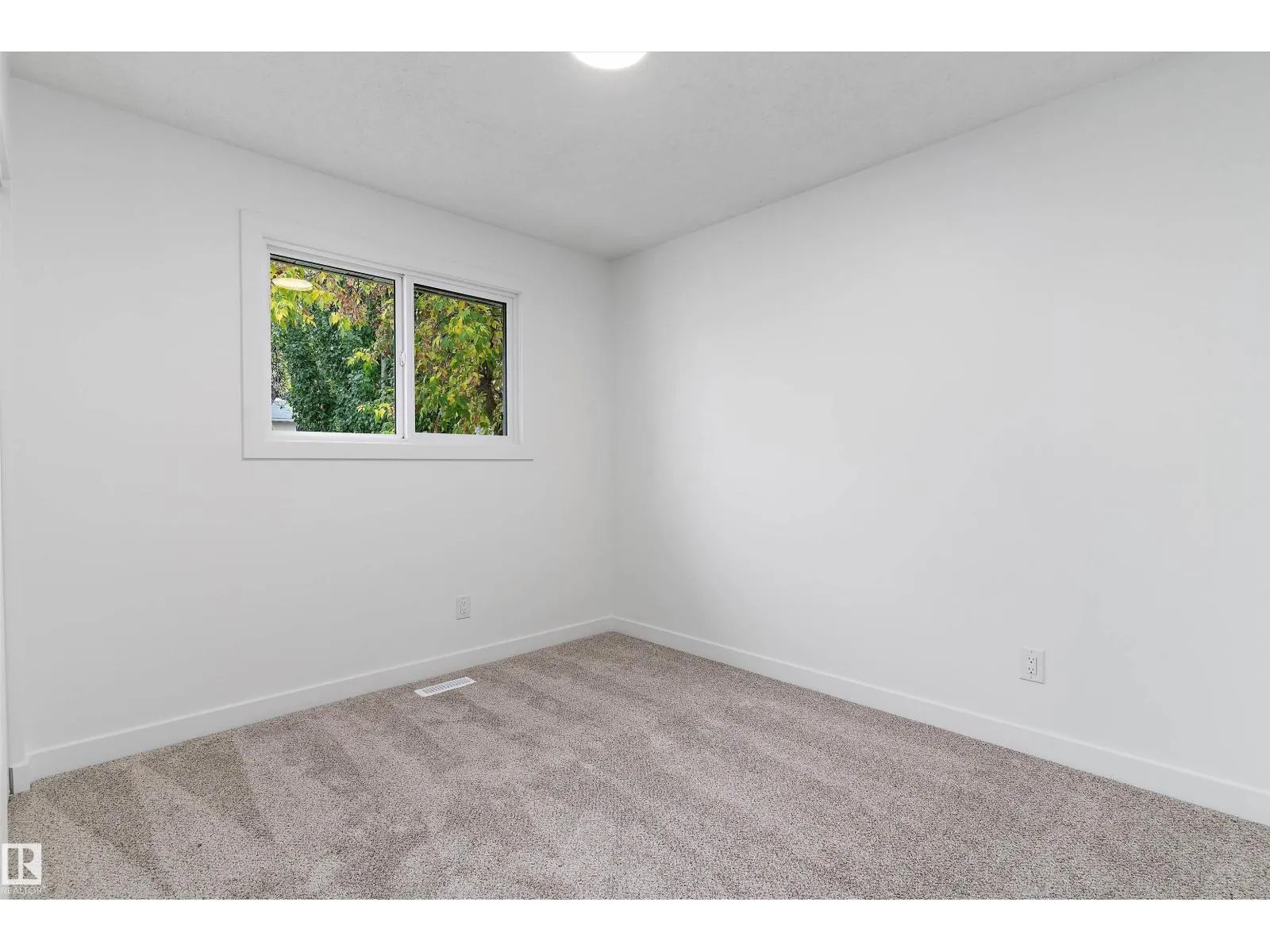 5 GLENBROOK BV