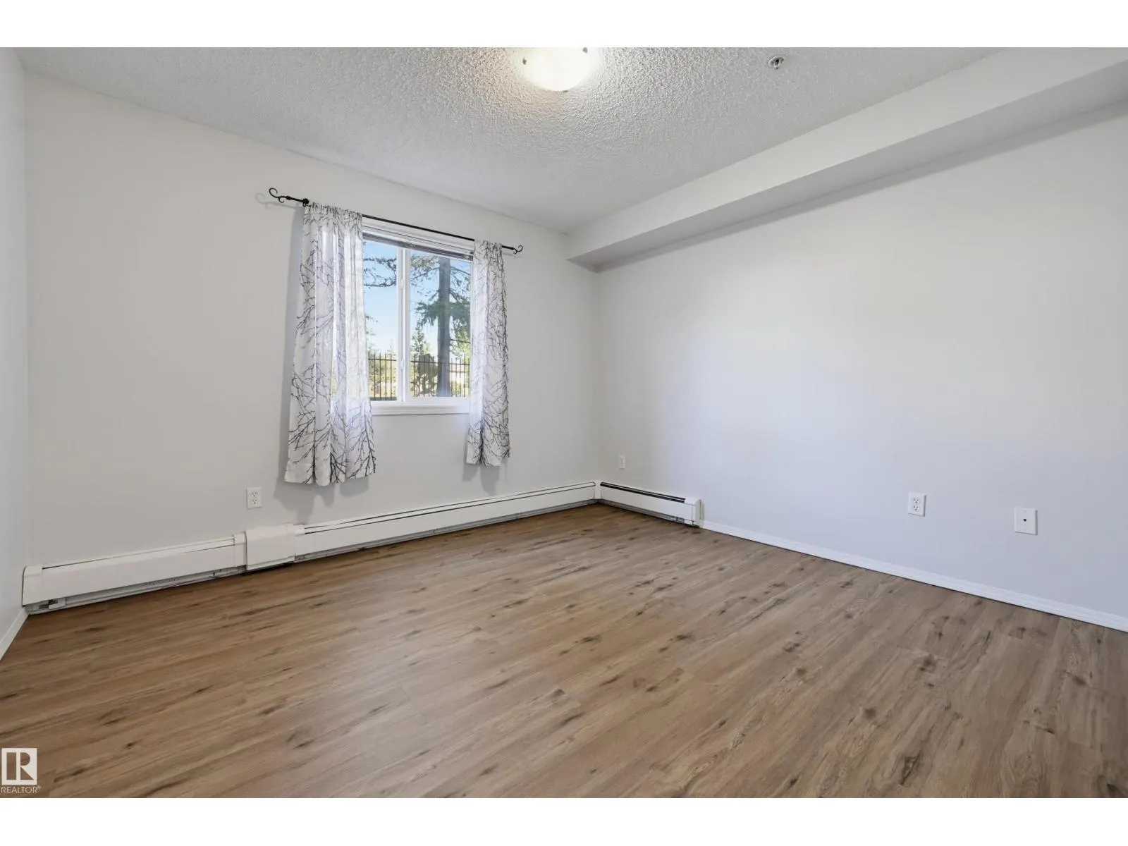 #107 13635 34 ST NW