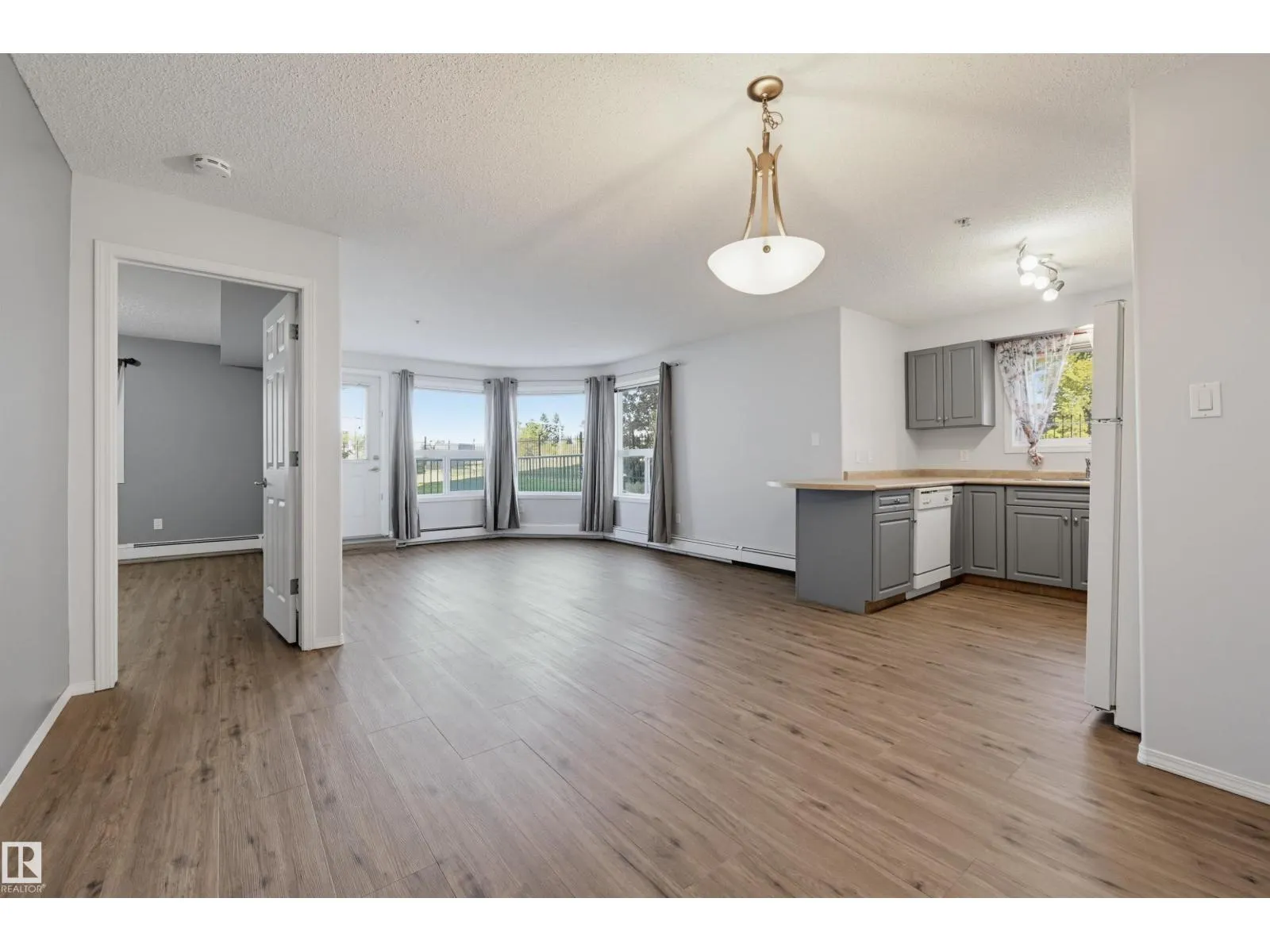 #107 13635 34 ST NW