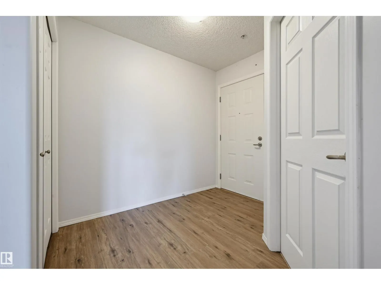 #107 13635 34 ST NW