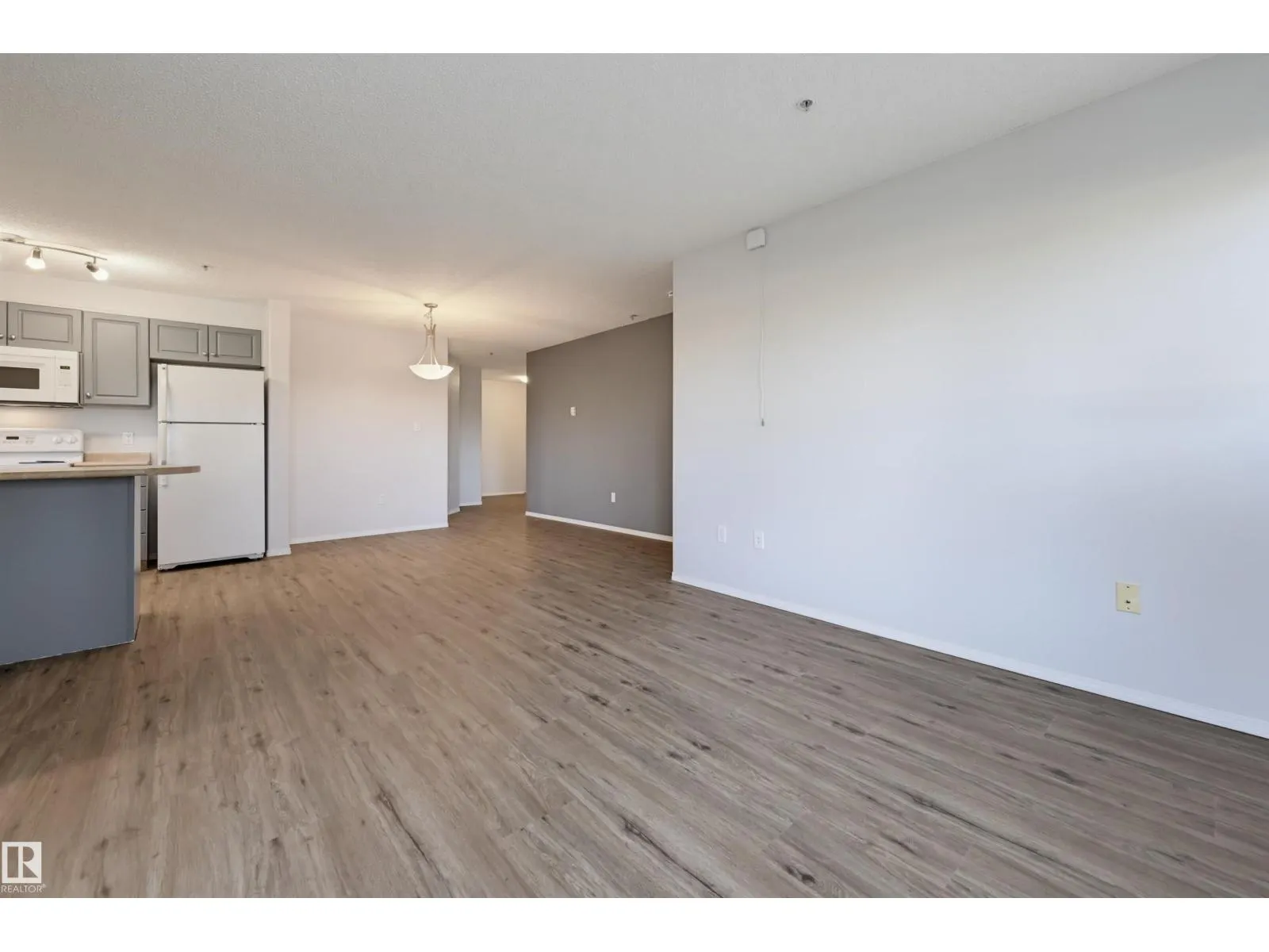 #107 13635 34 ST NW