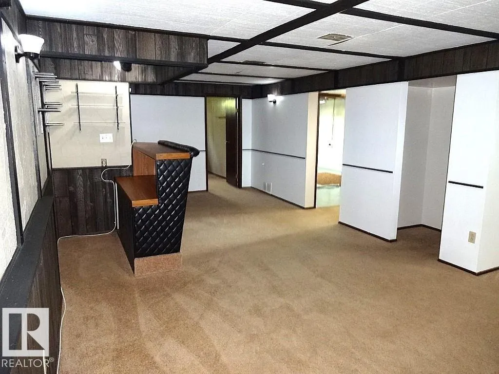 6 BEVERLY AV