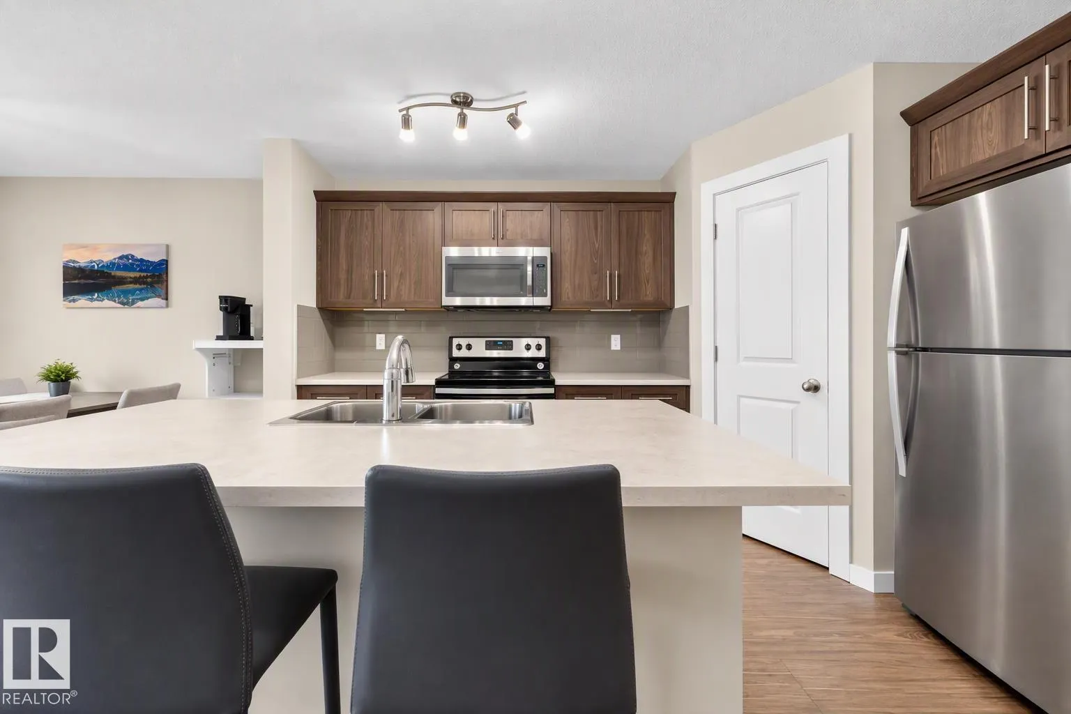 20528 128 AV NW