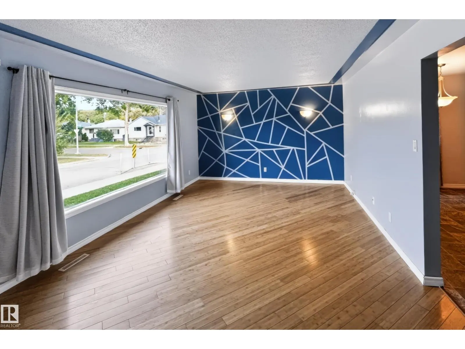 5303 119 AV NW