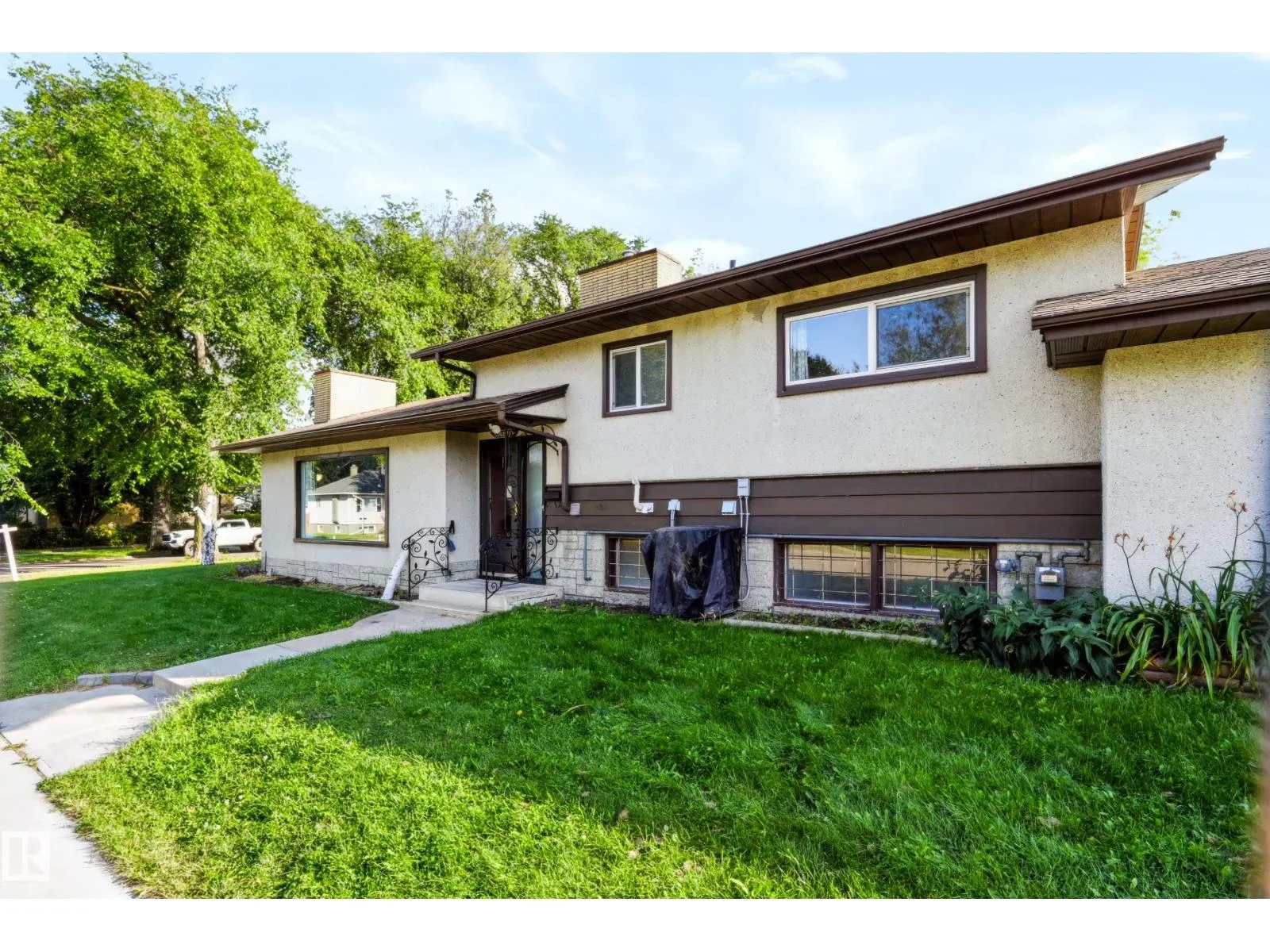 5303 119 AV NW